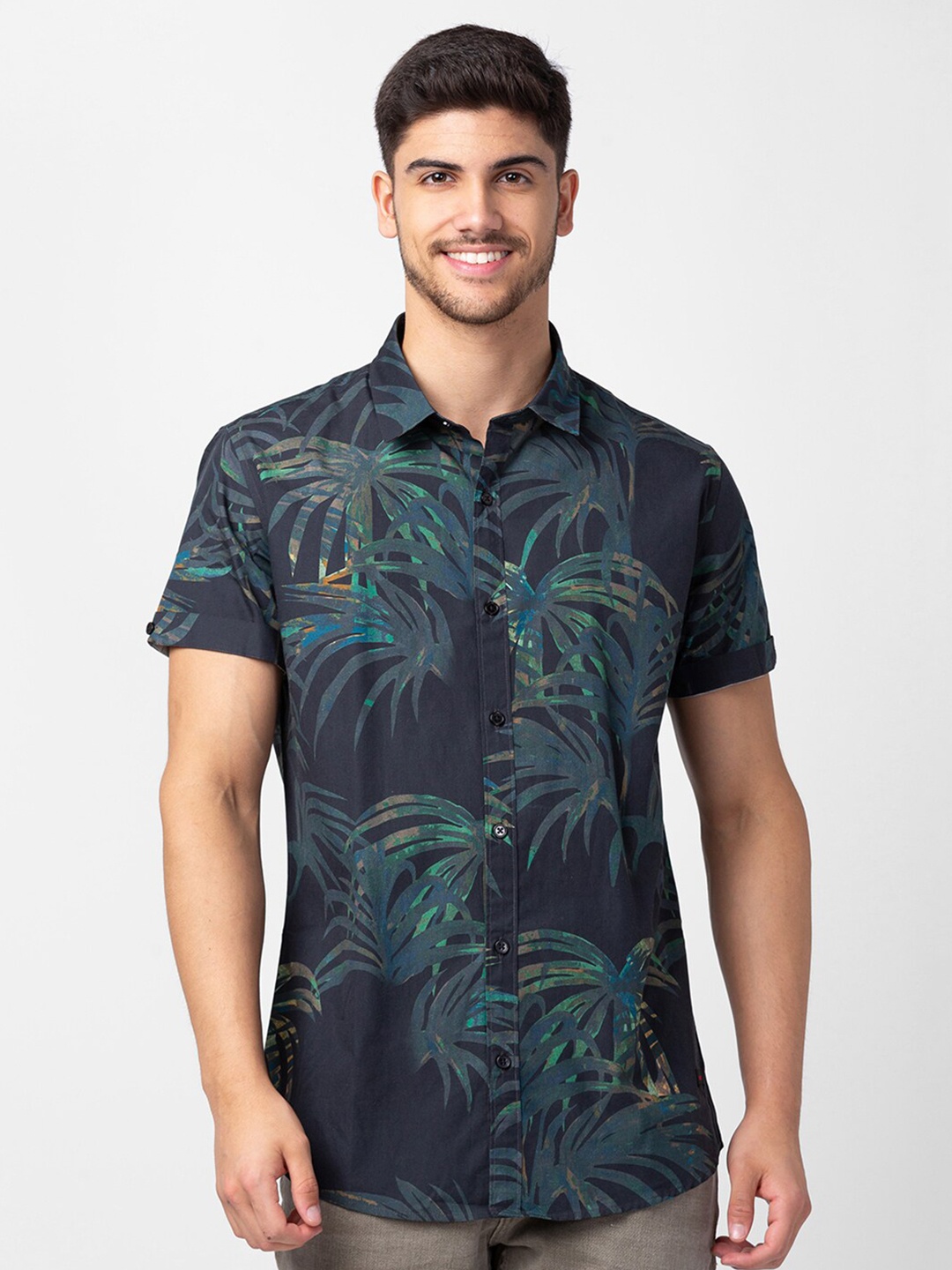 

SPYKAR Men Tropical Printed Short Sleeves Casual Shirt, Navy blue