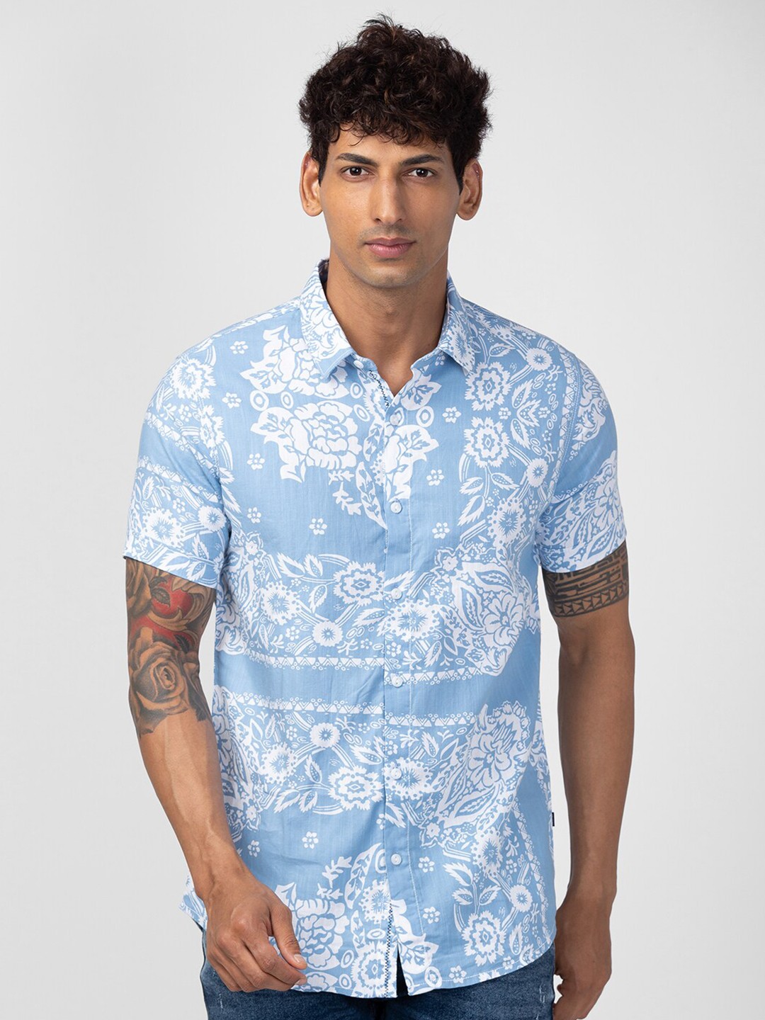 

SPYKAR Men Cotton Floral Printed Casual Shirt, Blue