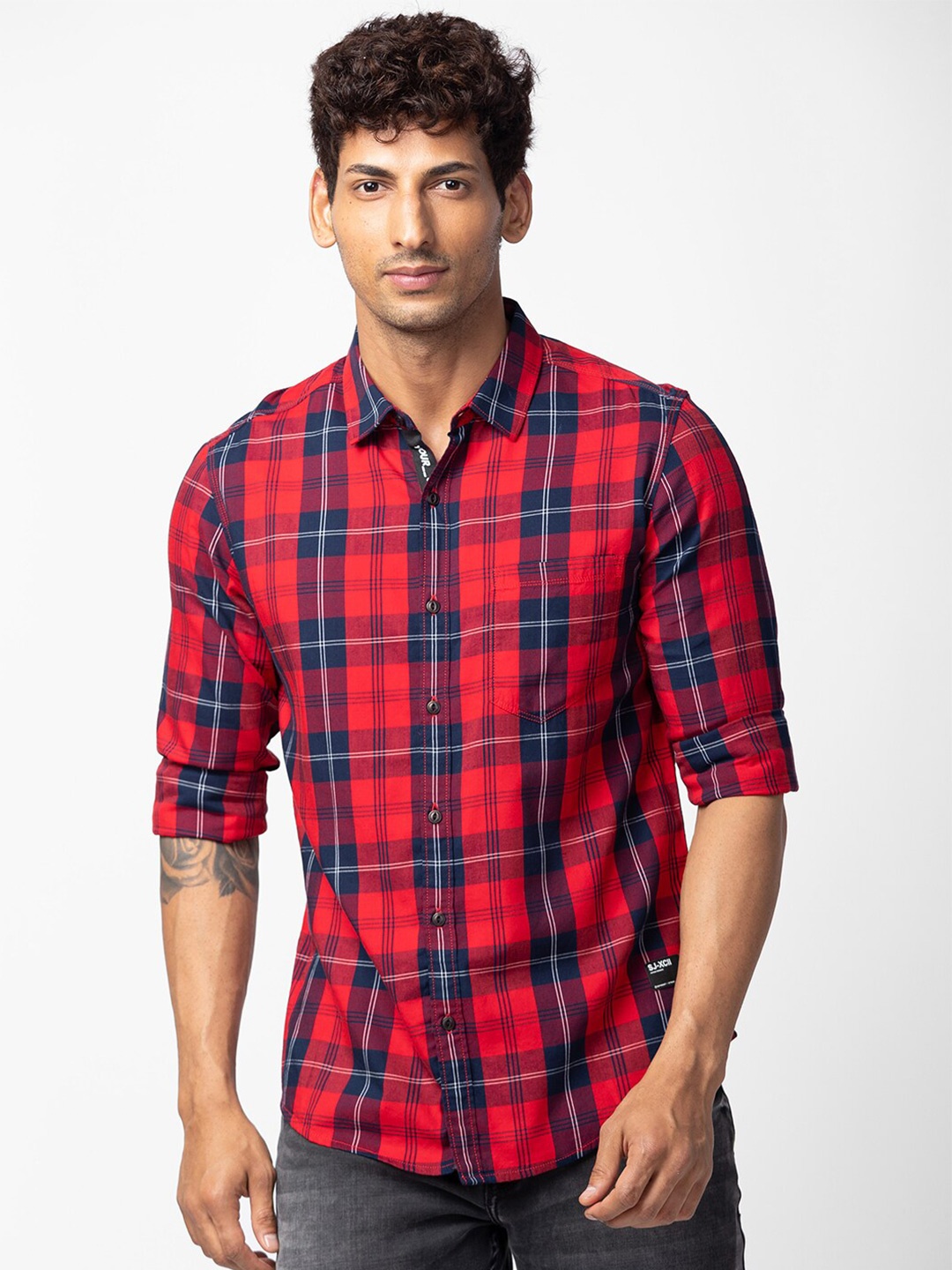 

SPYKAR Men Checked Cotton Slim Fit Casual Shirt, Red