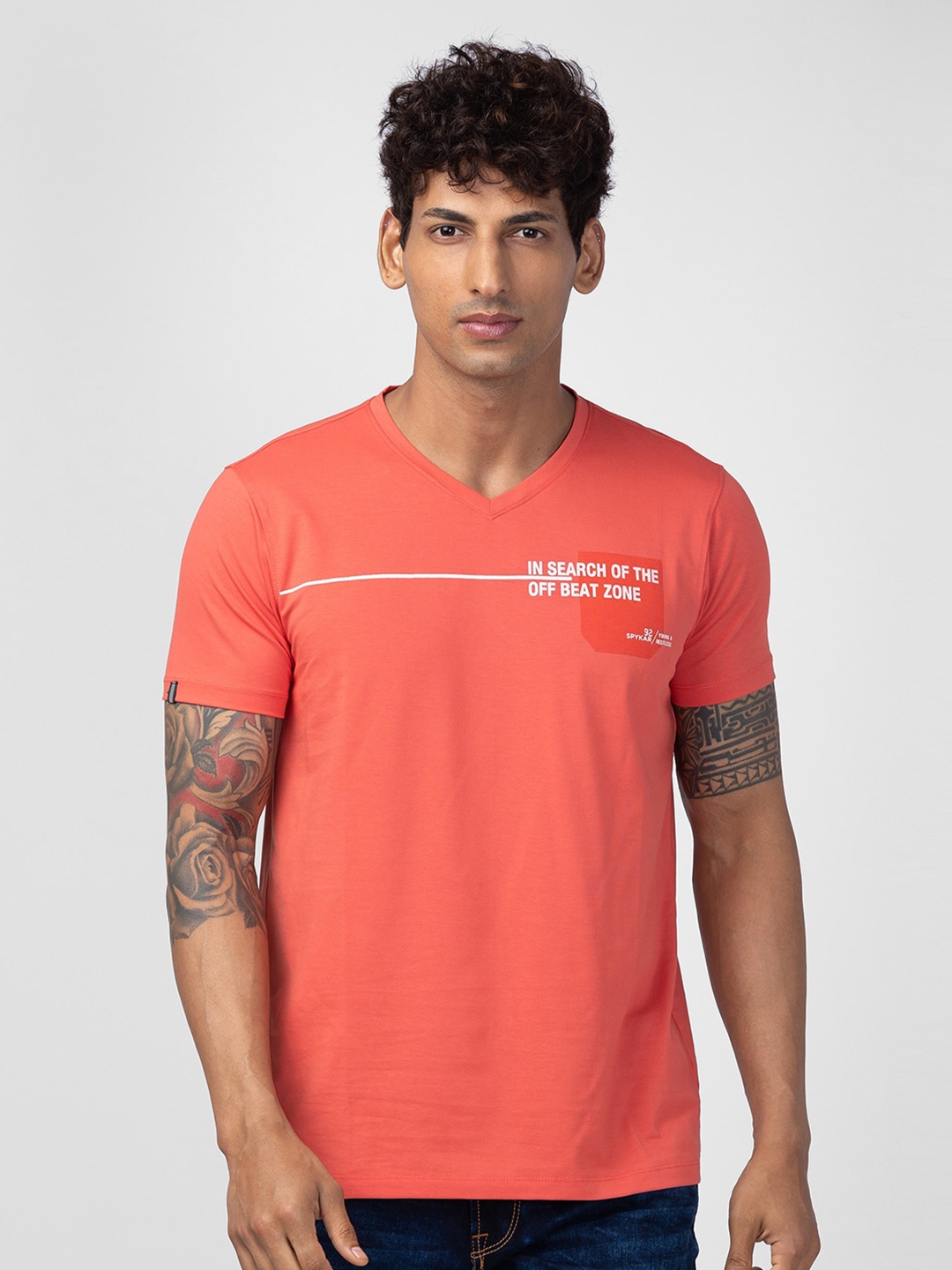 

SPYKAR Men Typography Printed V-Neck T-shirt, Pink