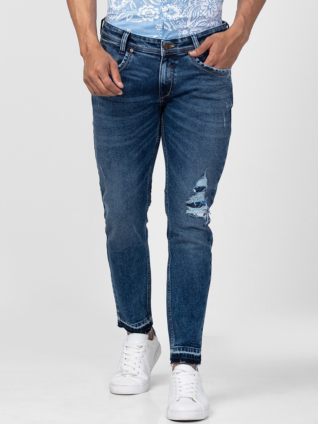 

SPYKAR Men Tapered Fit Low Distress Light Fade Stretchable Cotton Jeans, Blue