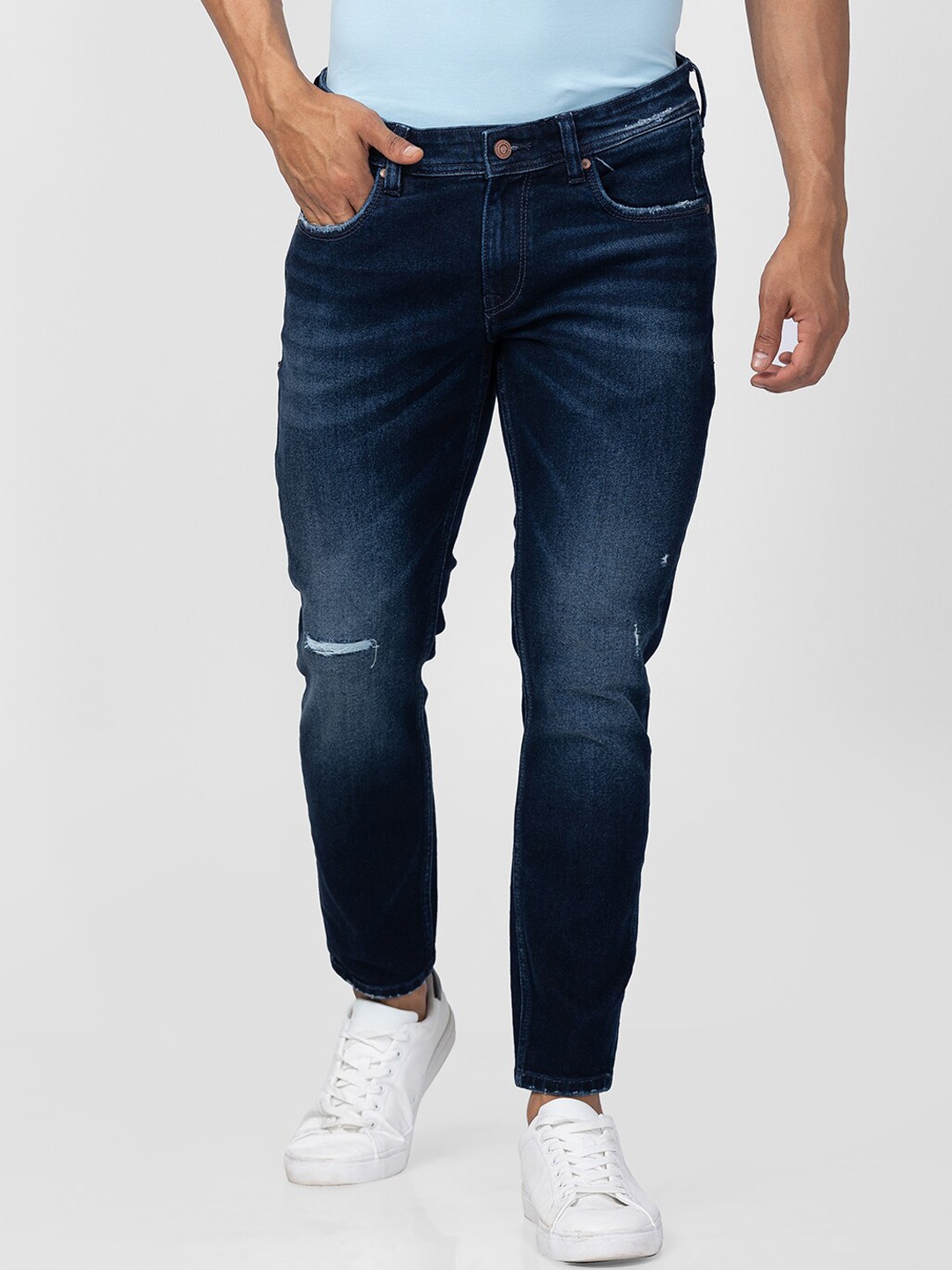 

SPYKAR Men Tapered Fit Mildly Distressed Light Fade Stretchable Cotton Jeans, Blue