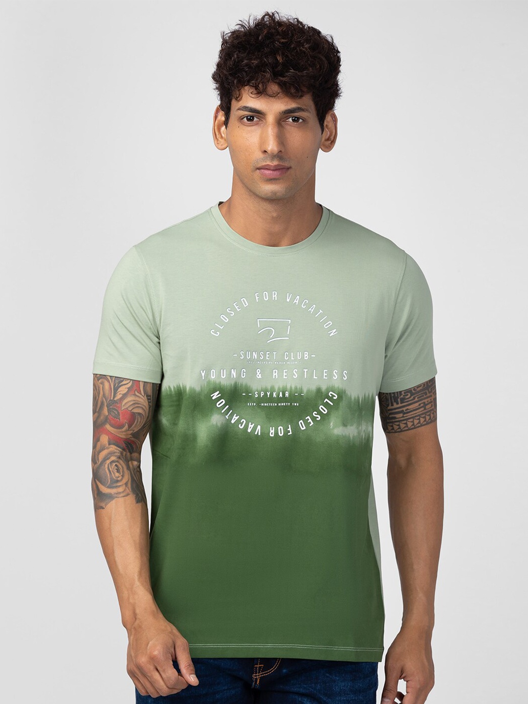 

SPYKAR Men Printed Round Neck Slim Fit T-shirt, Green