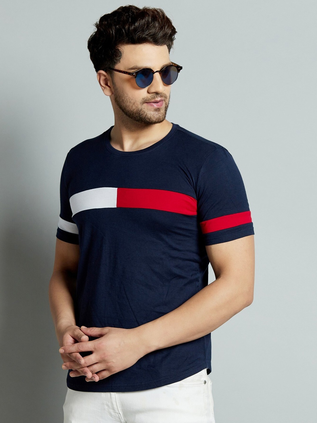

Rodzen Men Colourblocked Pure Cotton T-shirt, Navy blue