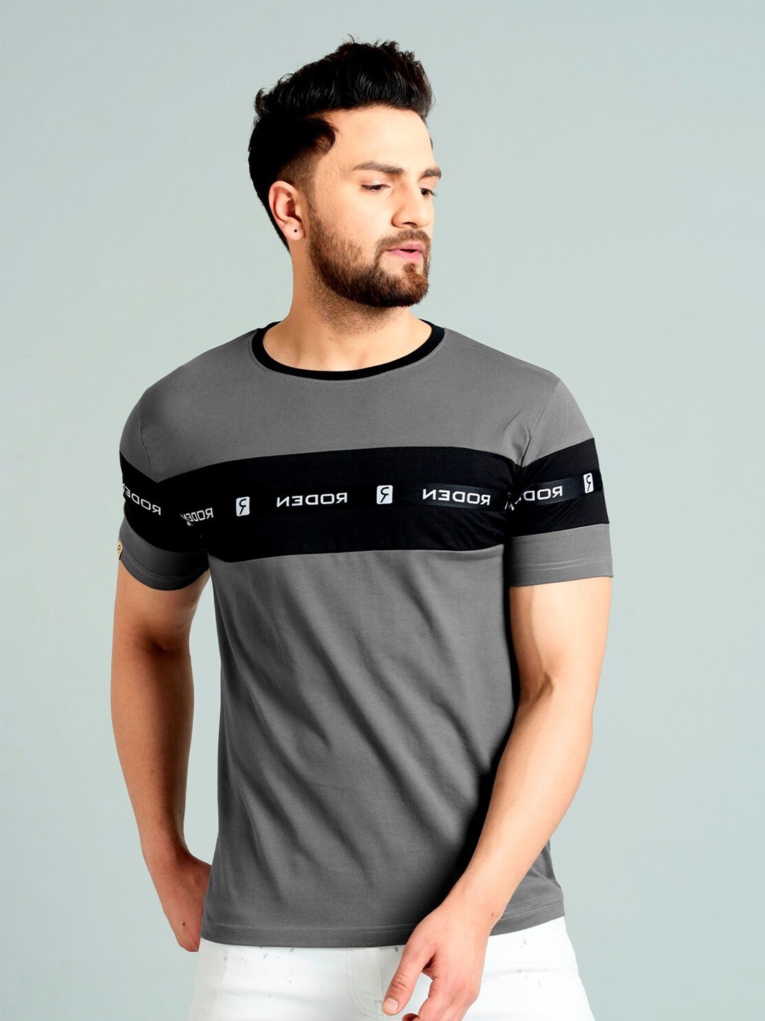 

Rodzen Men Colourblocked Pure Cotton T-shirt, Grey