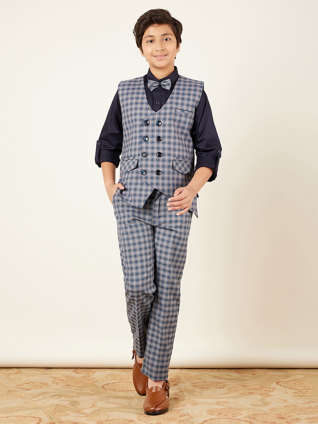 

Aj DEZInES Boys Checked Suit Set, Navy blue