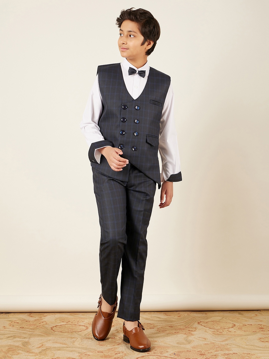 

Aj DEZInES Boys Checked Suit Set, Black