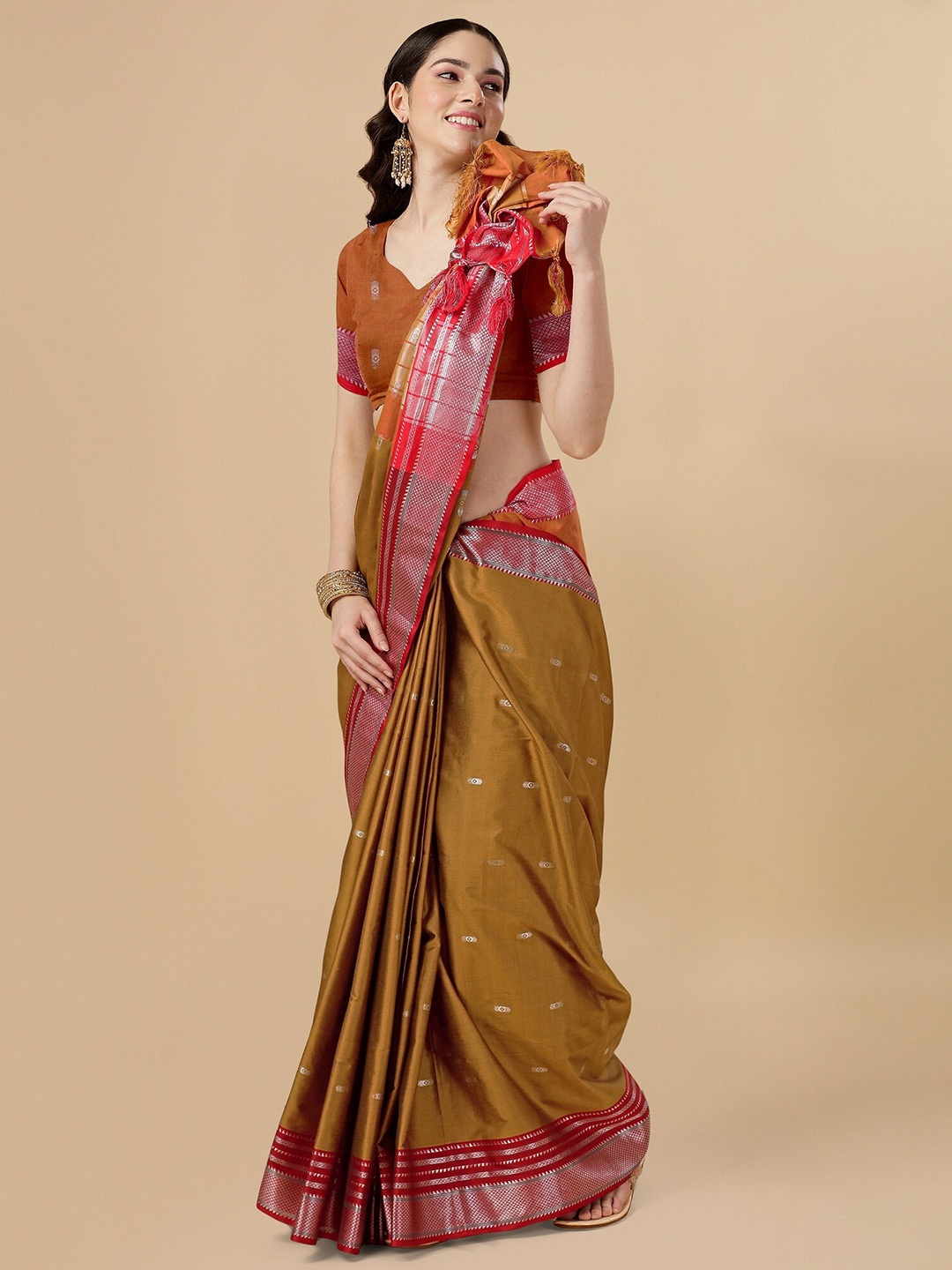 

Fashion Booms Woven Design Zari Art Silk Banarasi Saree, Gold