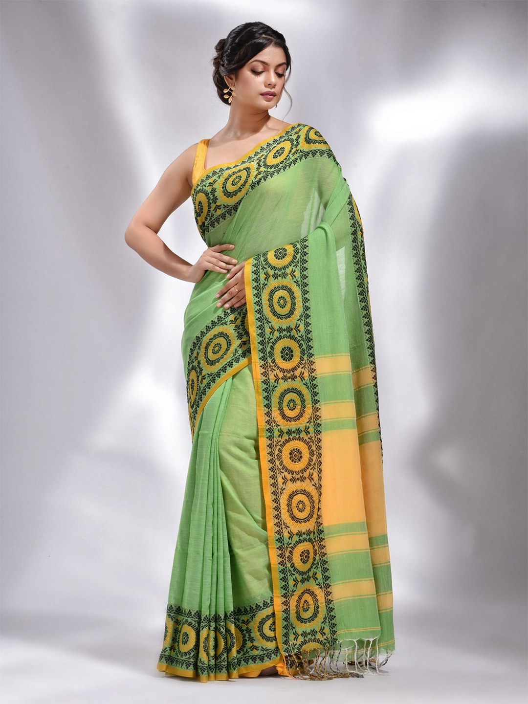 

Charukriti Pure Cotton Saree, Green