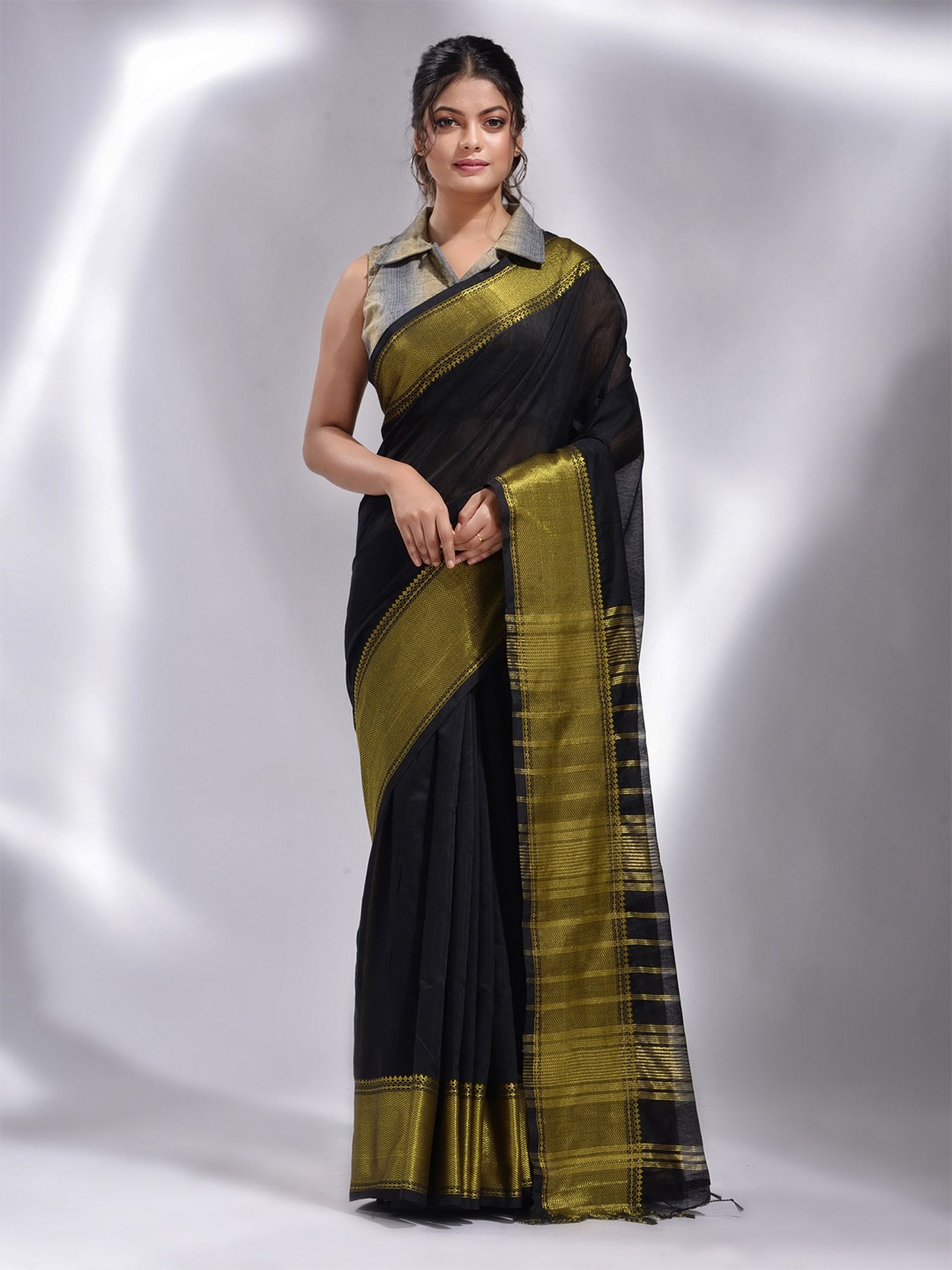 

Charukriti Woven Design Zari Saree, Black