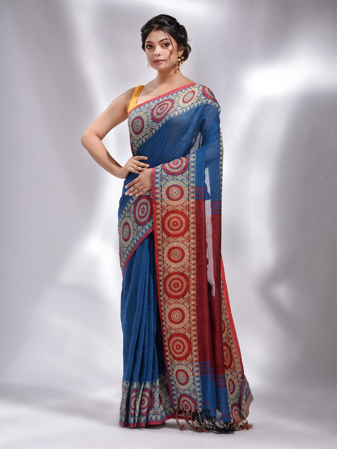 

Charukriti Woven Design Pure Cotton Saree, Blue