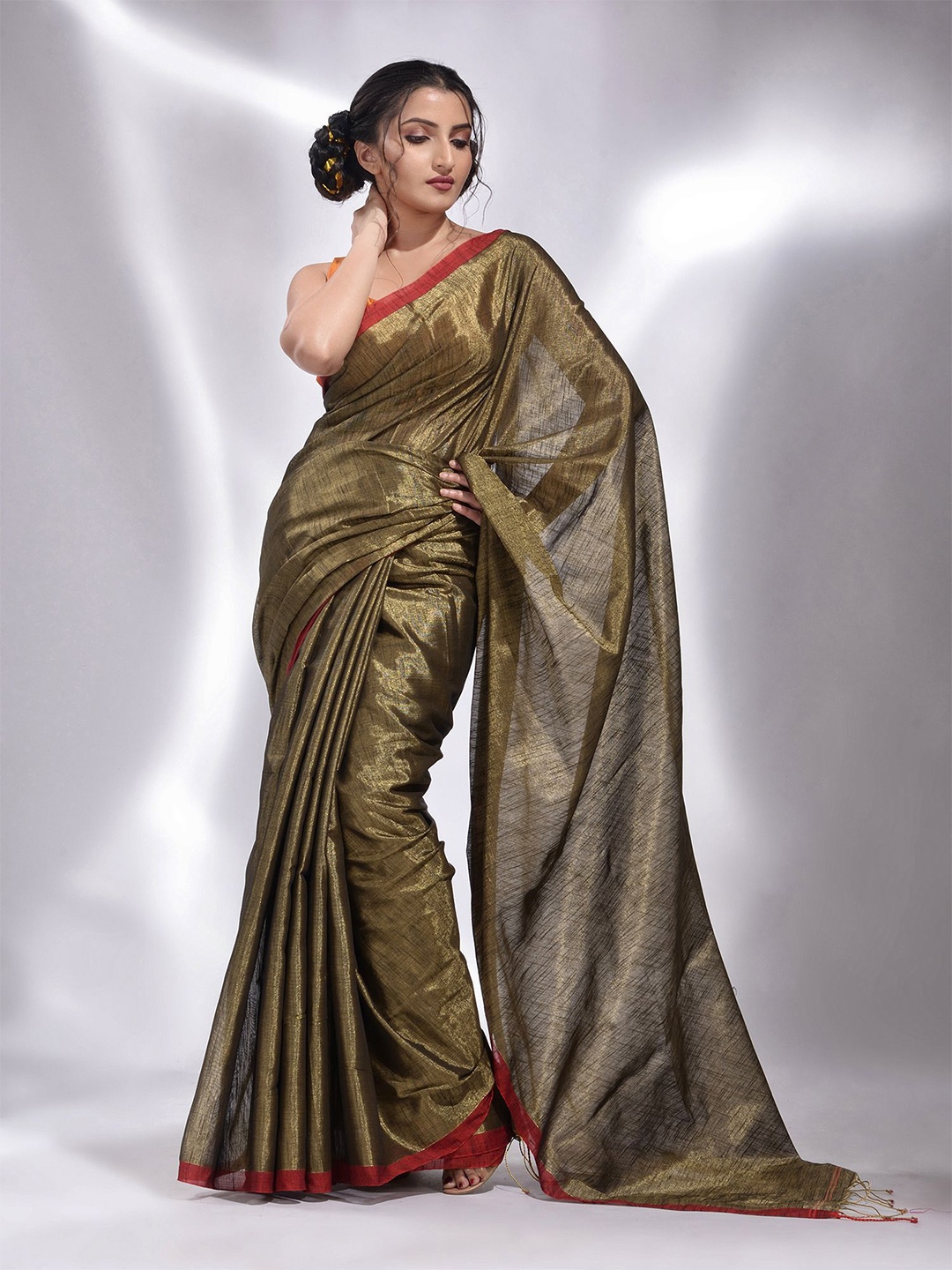 

Charukriti Woven Design Zari Tissue Saree, Green