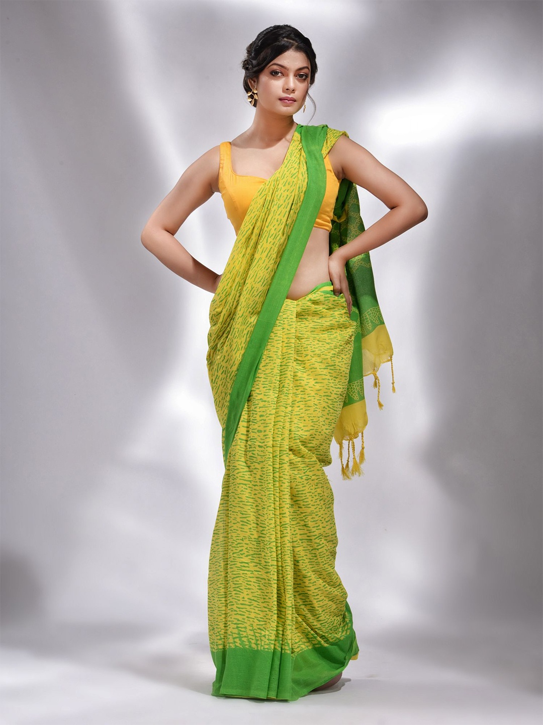 

Charukriti Woven Design Pure Cotton Saree, Yellow