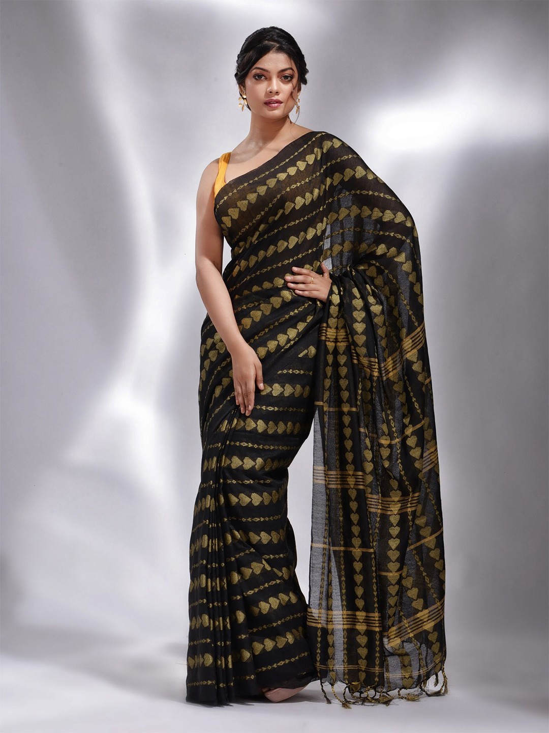 

Charukriti Woven Design Zari Pure Cotton Saree, Black