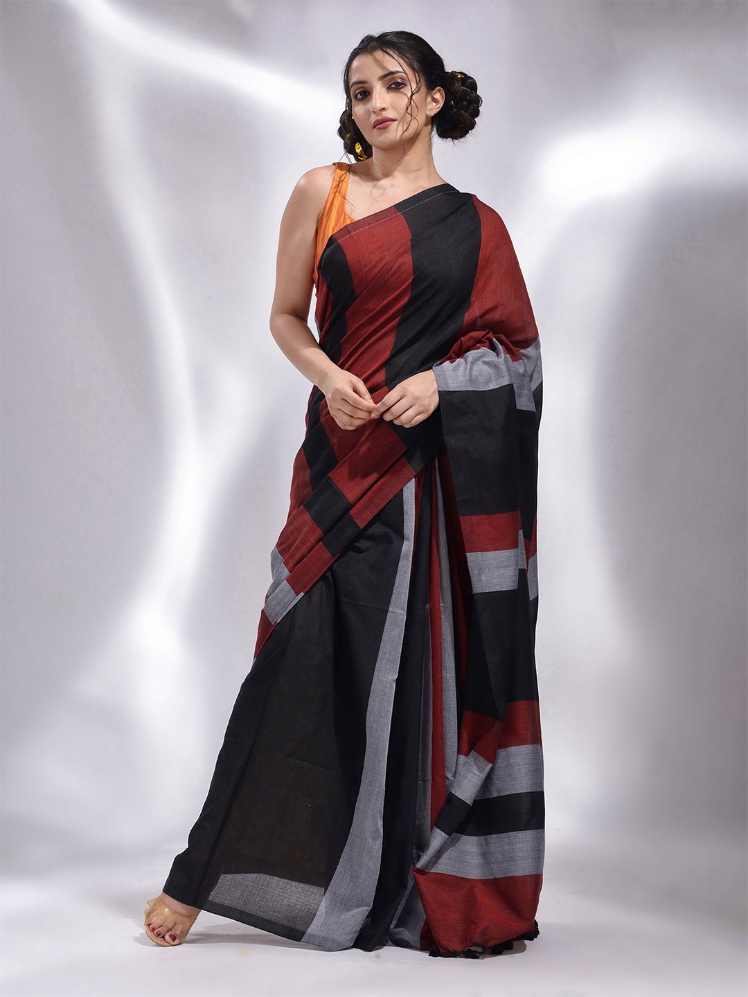 

Charukriti Striped Pure Cotton Saree, Black