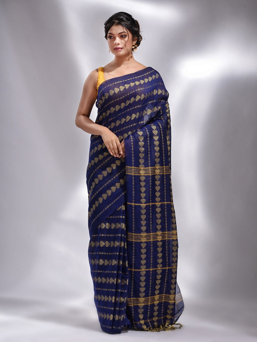 

Charukriti Woven Design Pure Cotton Saree, Blue