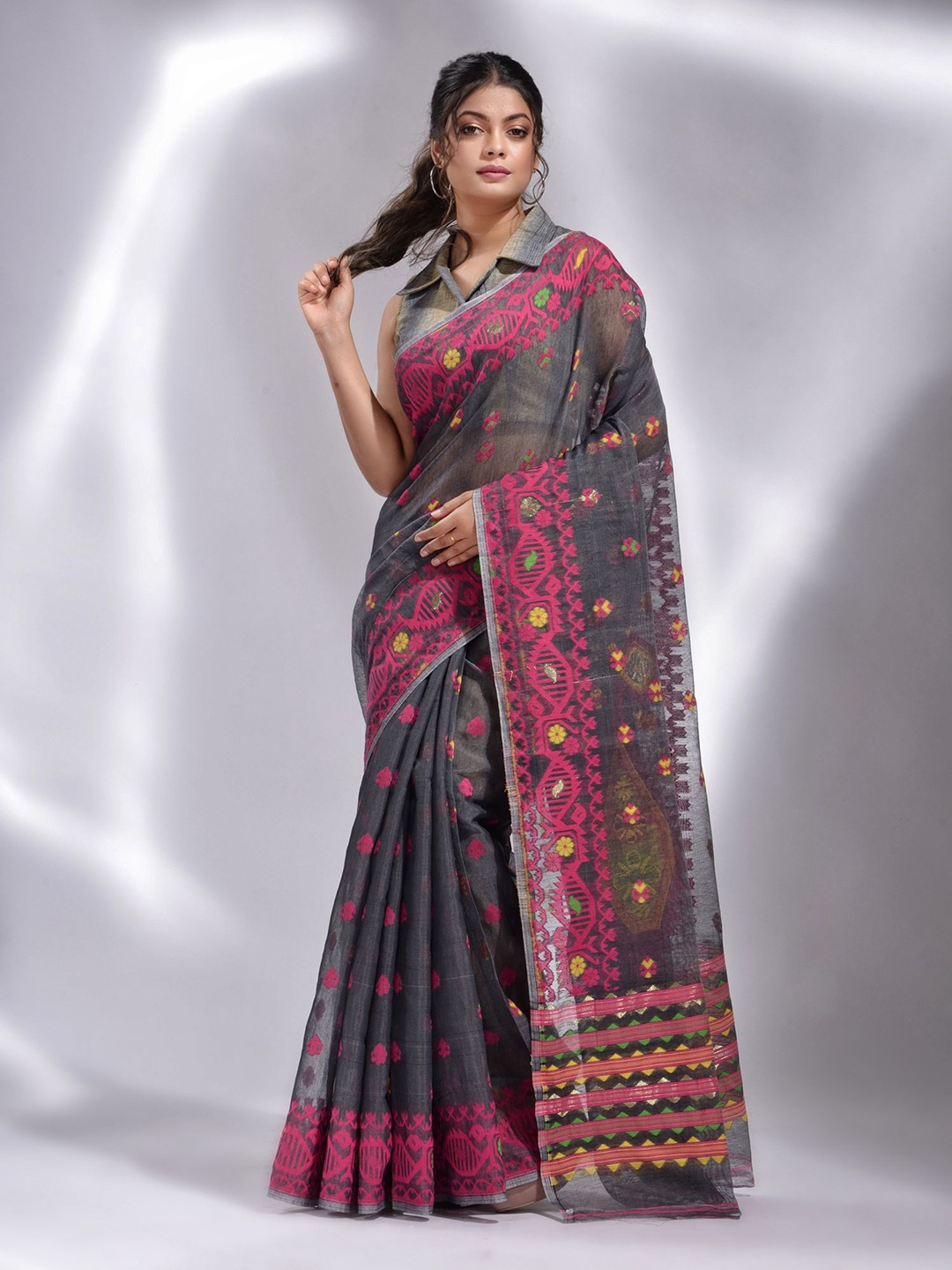 

Charukriti Woven Design Silk Cotton Jamdani Saree, Grey