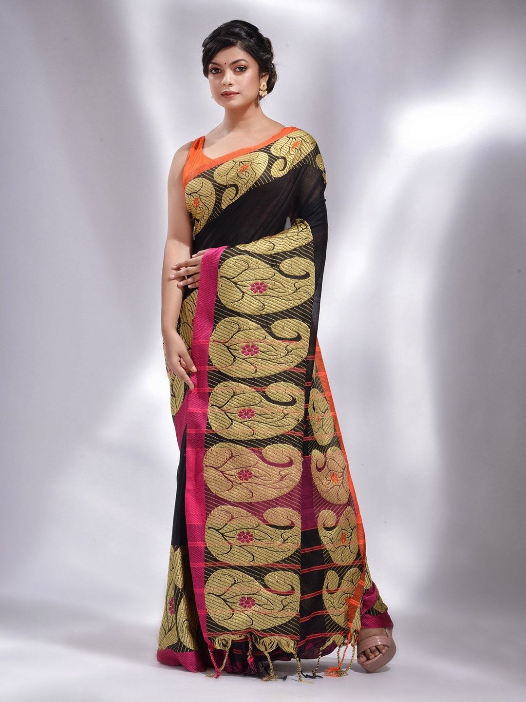 

Charukriti Zari Pure Cotton Saree, Black