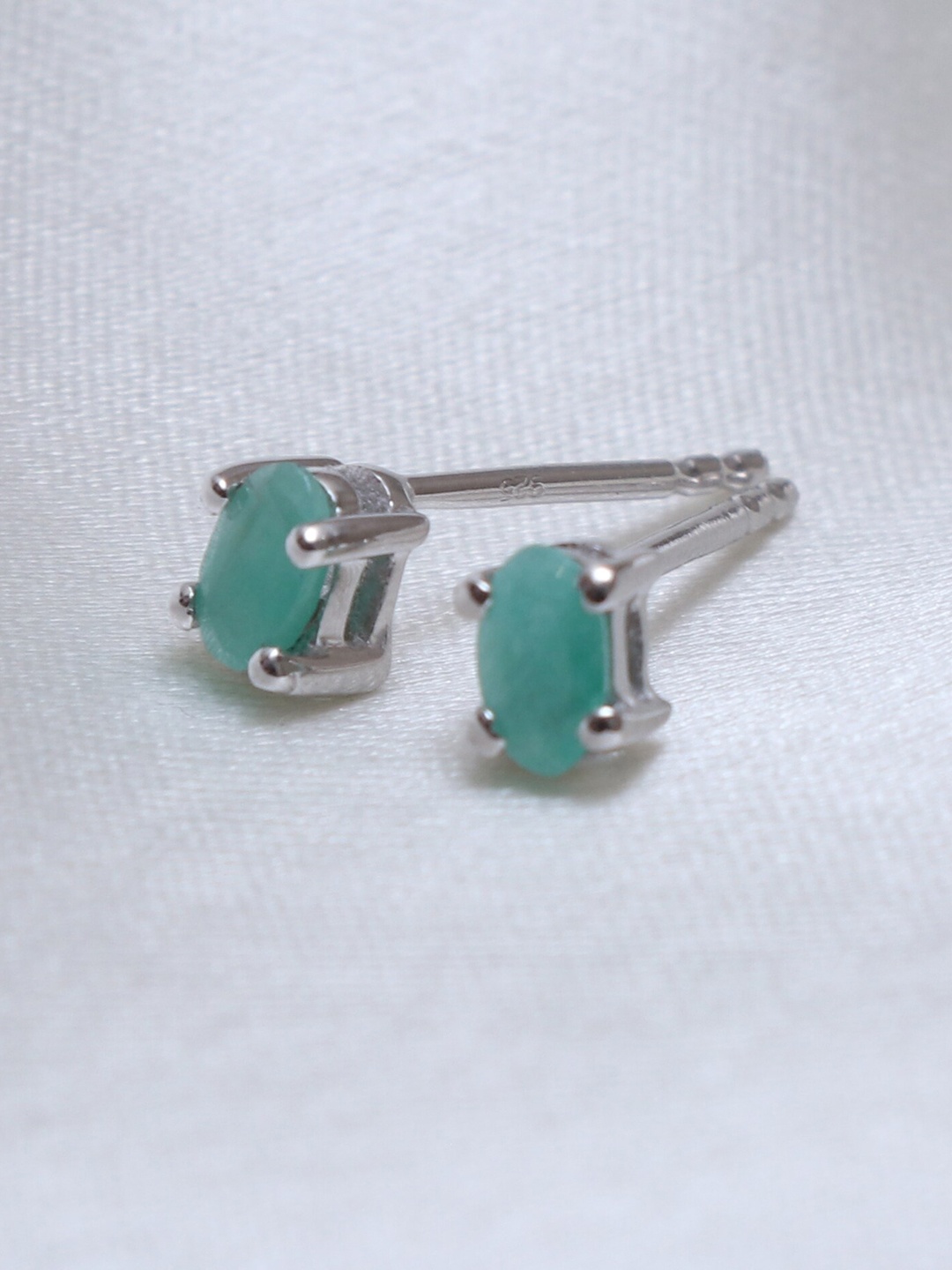 

HIFLYER JEWELS Silver Plated Oval Studs Earrings, Green