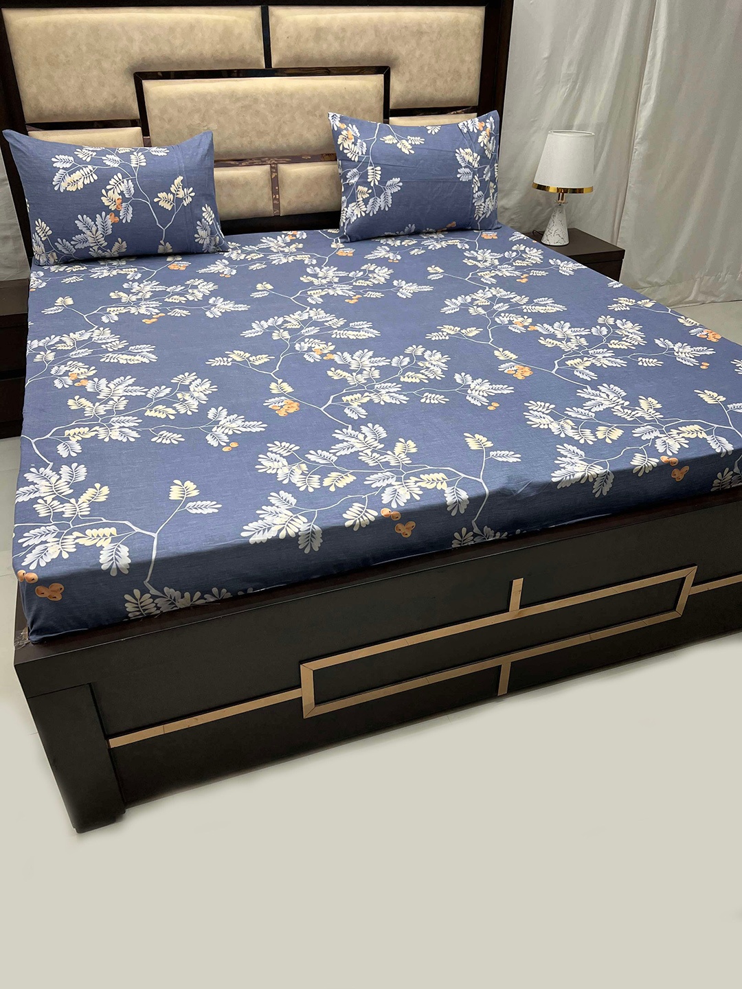

Pure Decor Blue & Cream Floral Printed 250 TC King Bedsheet with 2 Pillow Covers