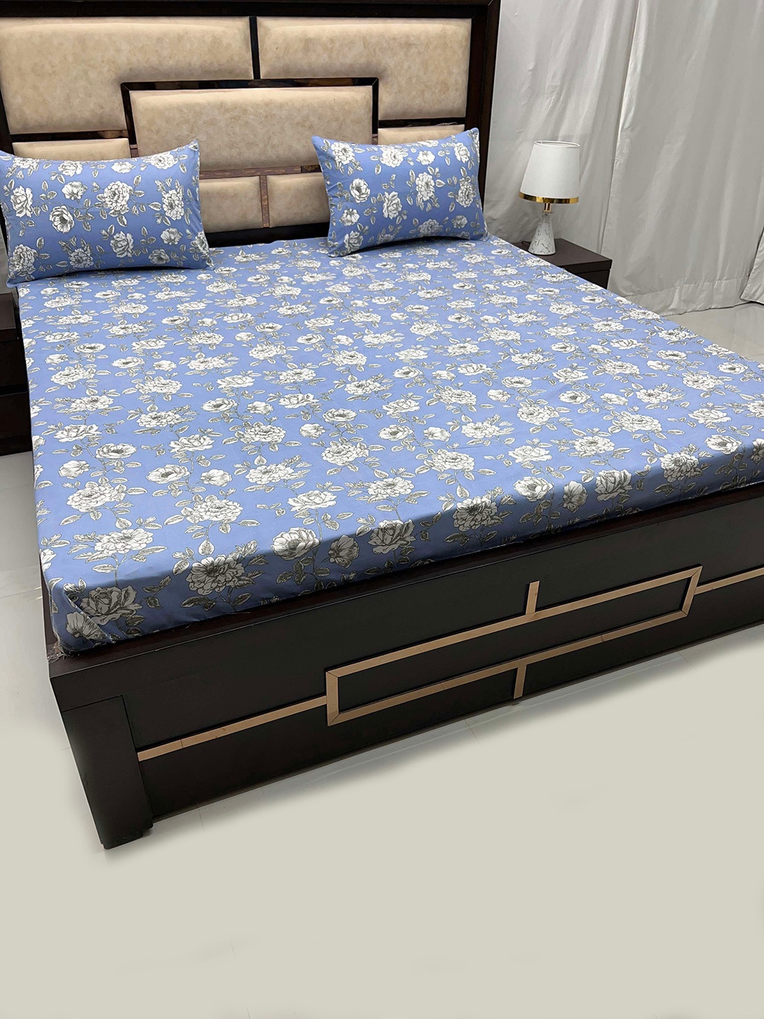 

Pure Decor Blue & Black Floral Printed 250 TC King Bedsheet with 2 Pillow Covers