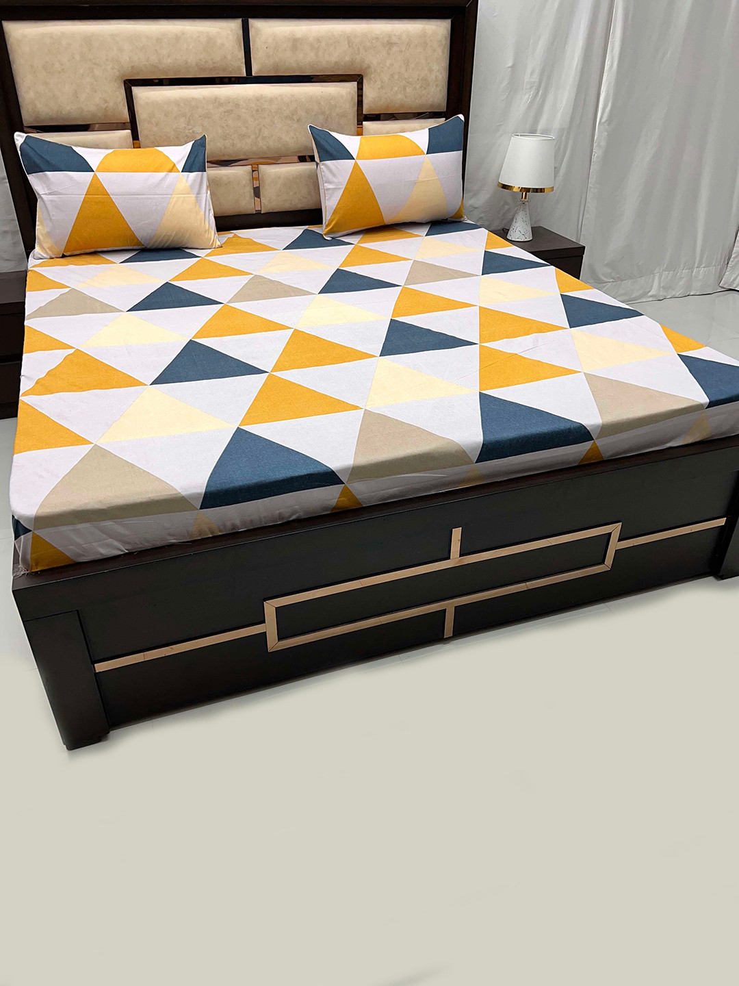 

Pure Decor Yellow & Blue Geometric Printed 250 TC King Bedsheet with 2 Pillow Covers
