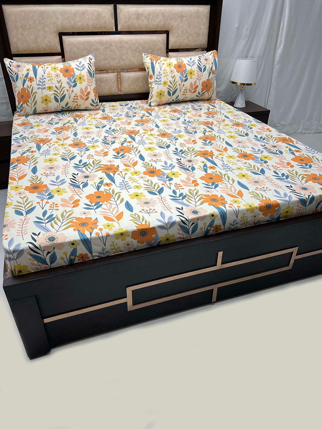 

Pure Decor Orange & White Floral 250 TC King Bedsheet with 2 Pillow Covers