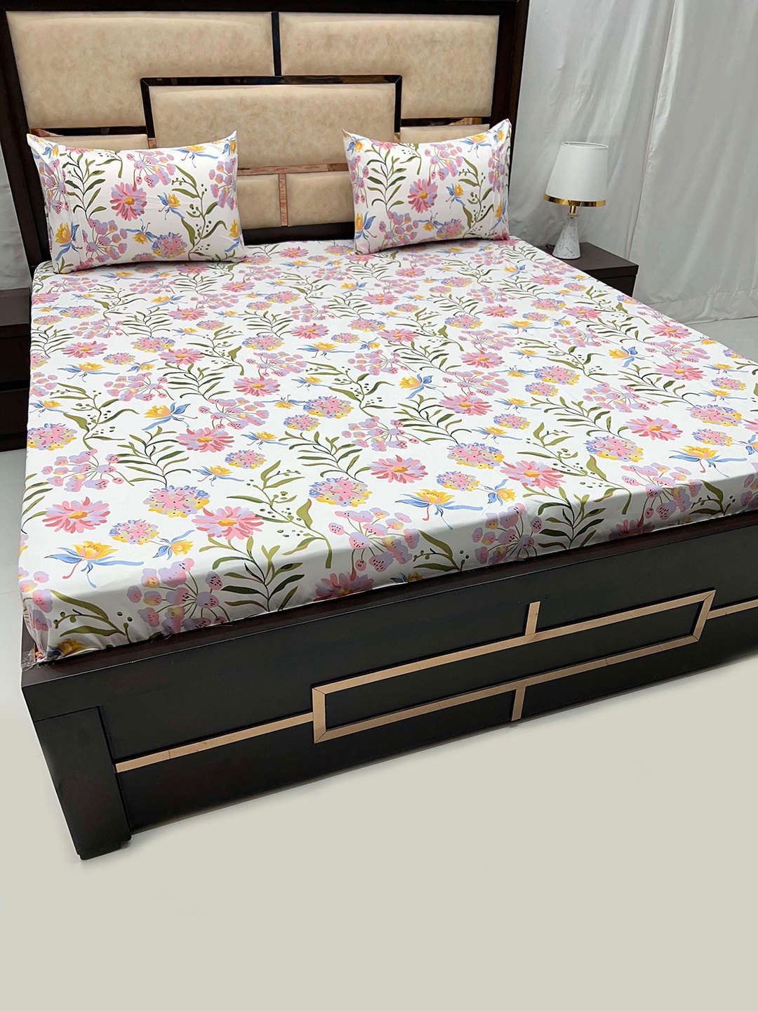 

Pure Decor White & Pink Floral Printed 250 TC King Bedsheet with 2 Pillow Covers