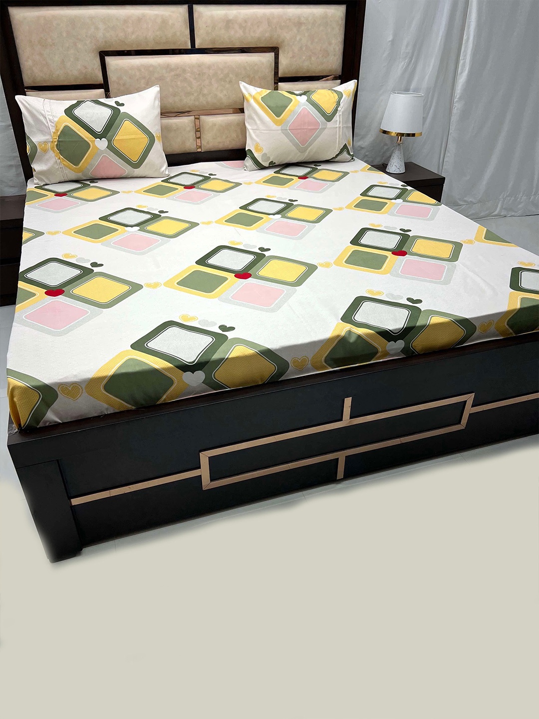 

Pure Decor White & Green Geometric Printed 250 TC King Bedsheet with 2 Pillow Covers