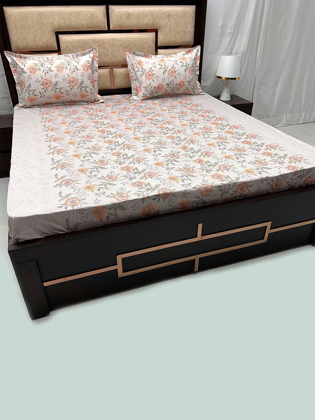 

Pure Decor Brown & Orange Floral 380 TC King Pure Cotton Bedsheet with 2 Pillow Covers
