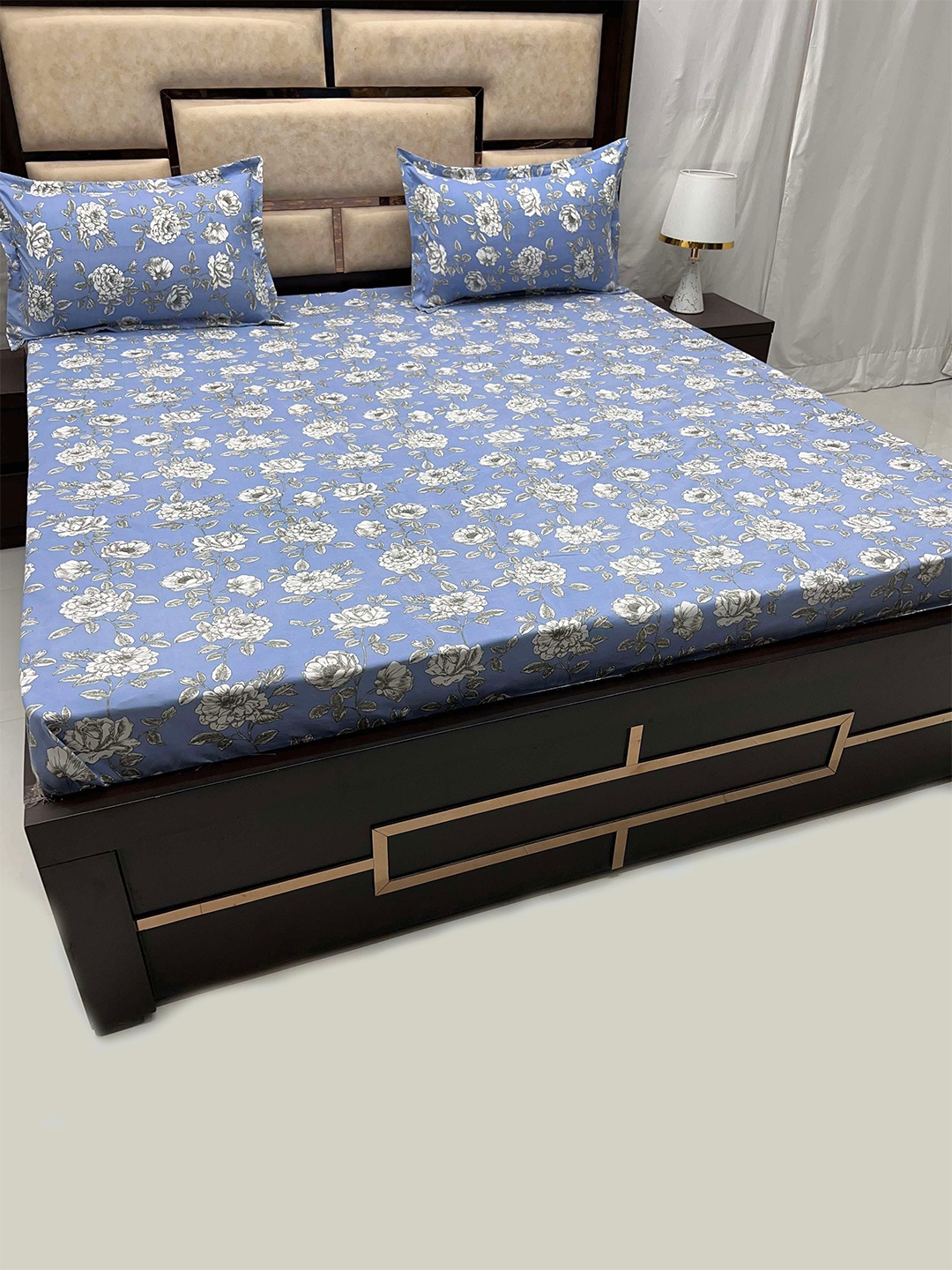 

Pure Decor Blue & Grey Floral Printed 250 TC King Bedsheet with 2 Pillow Covers