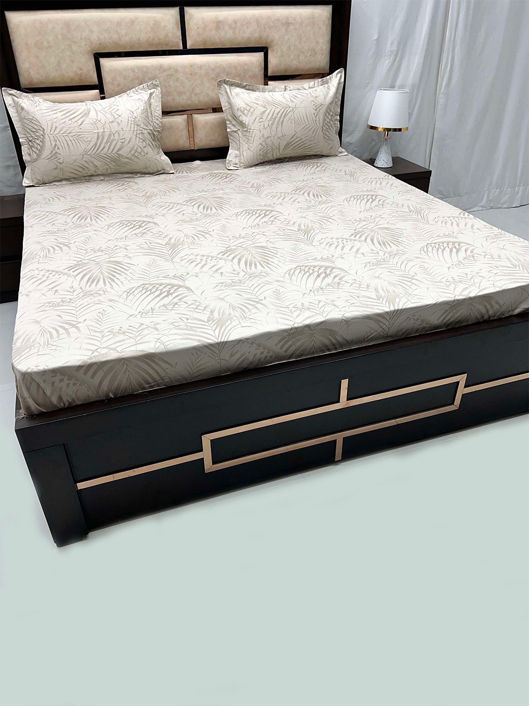 

Pure Decor Beige & Grey Floral Printed King Pure Cotton Bedsheet with 2 Pillow Covers
