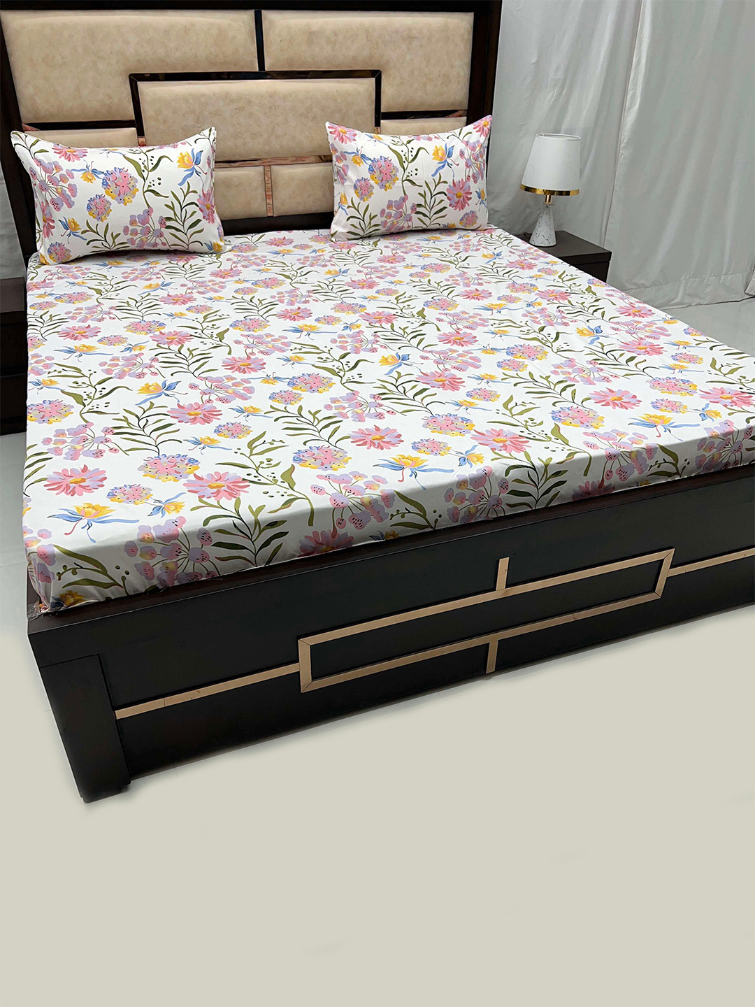 

Pure Decor White & Pink Floral Printed 250 TC King Bedsheet with 2 Pillow Covers