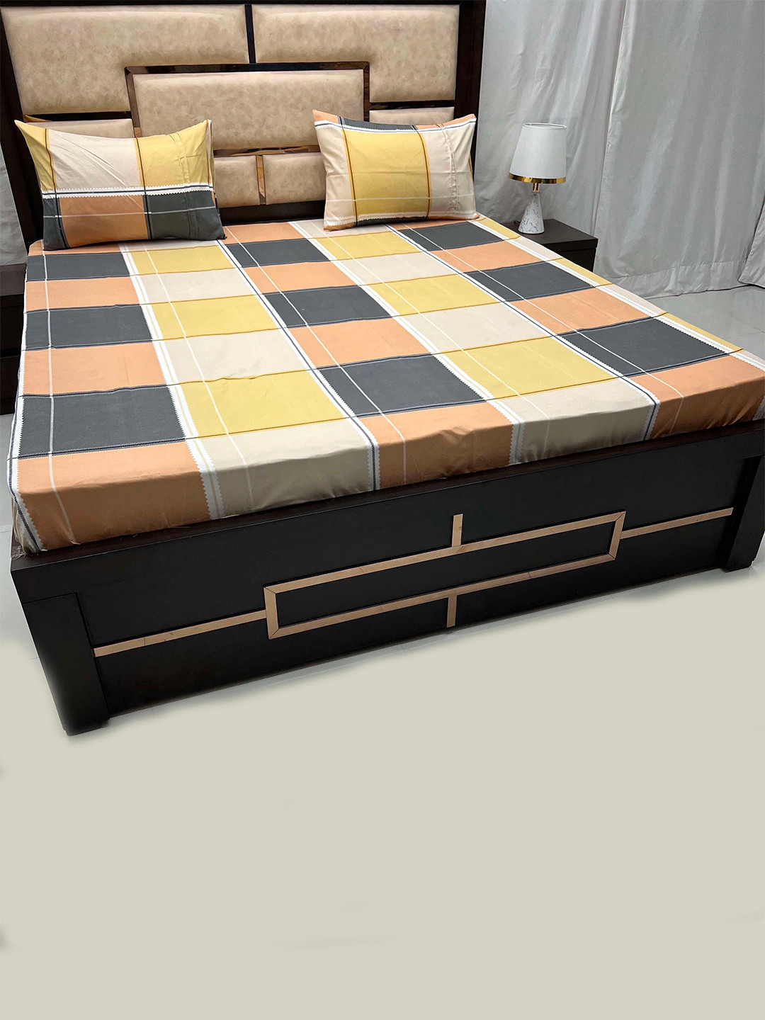 

Pure Decor Leisure Fur Geometric 250 TC King Bedsheet with 2 Pillow Covers, Yellow