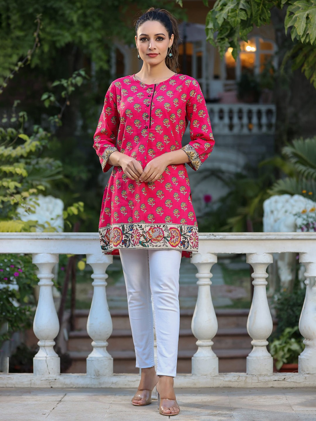 

Rain & Rainbow Floral Printed Pure Cotton Kurti, Fuchsia