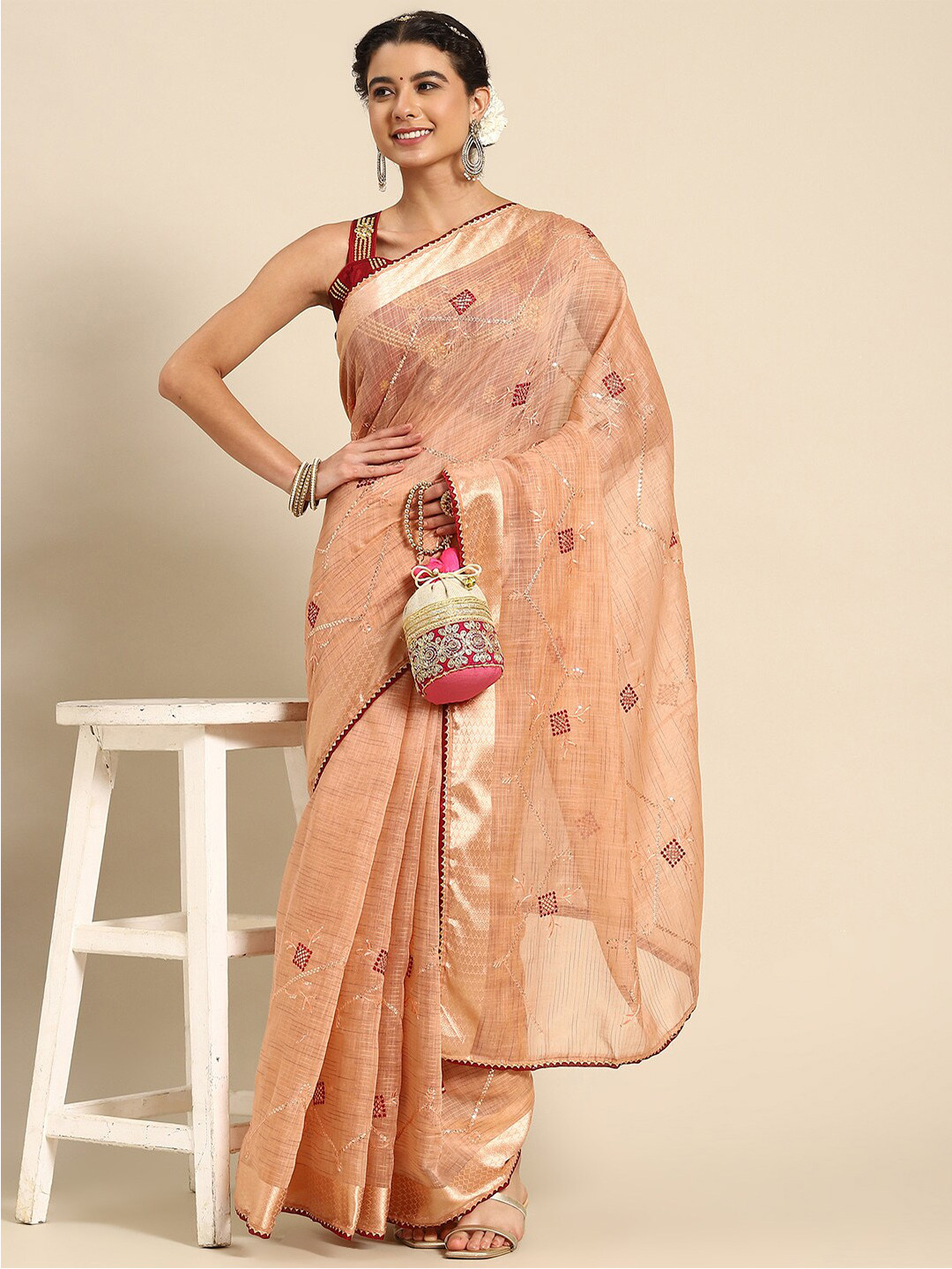 

Mitera Floral Zari Saree, Peach