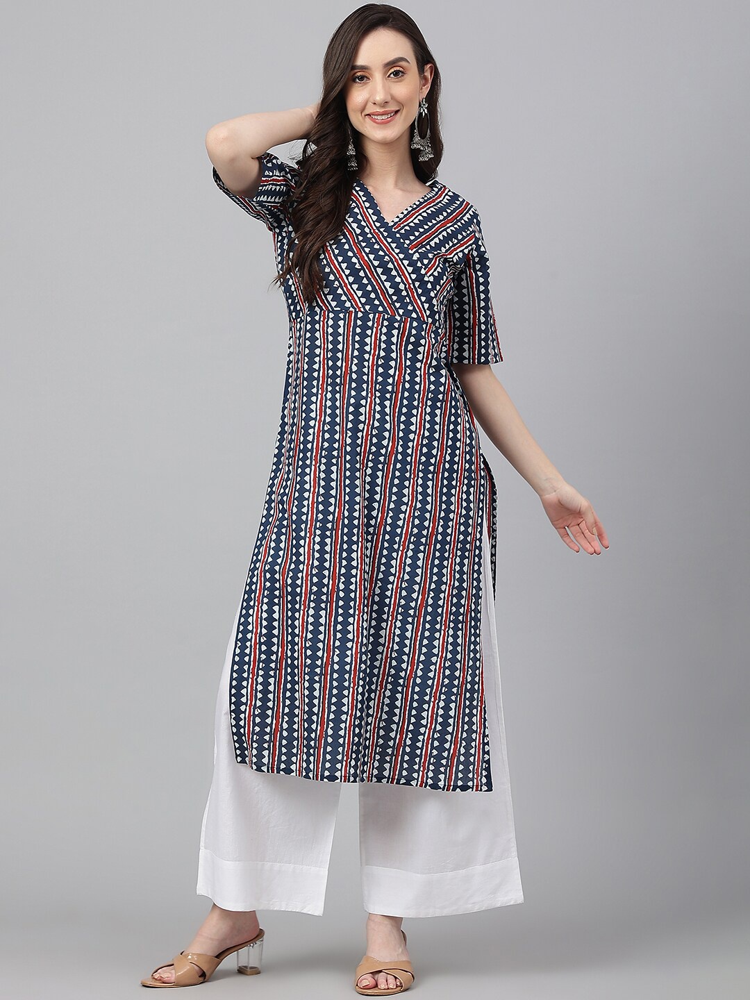 

Janasya Women Navy Blue Cotton Geometric Straight Kurta