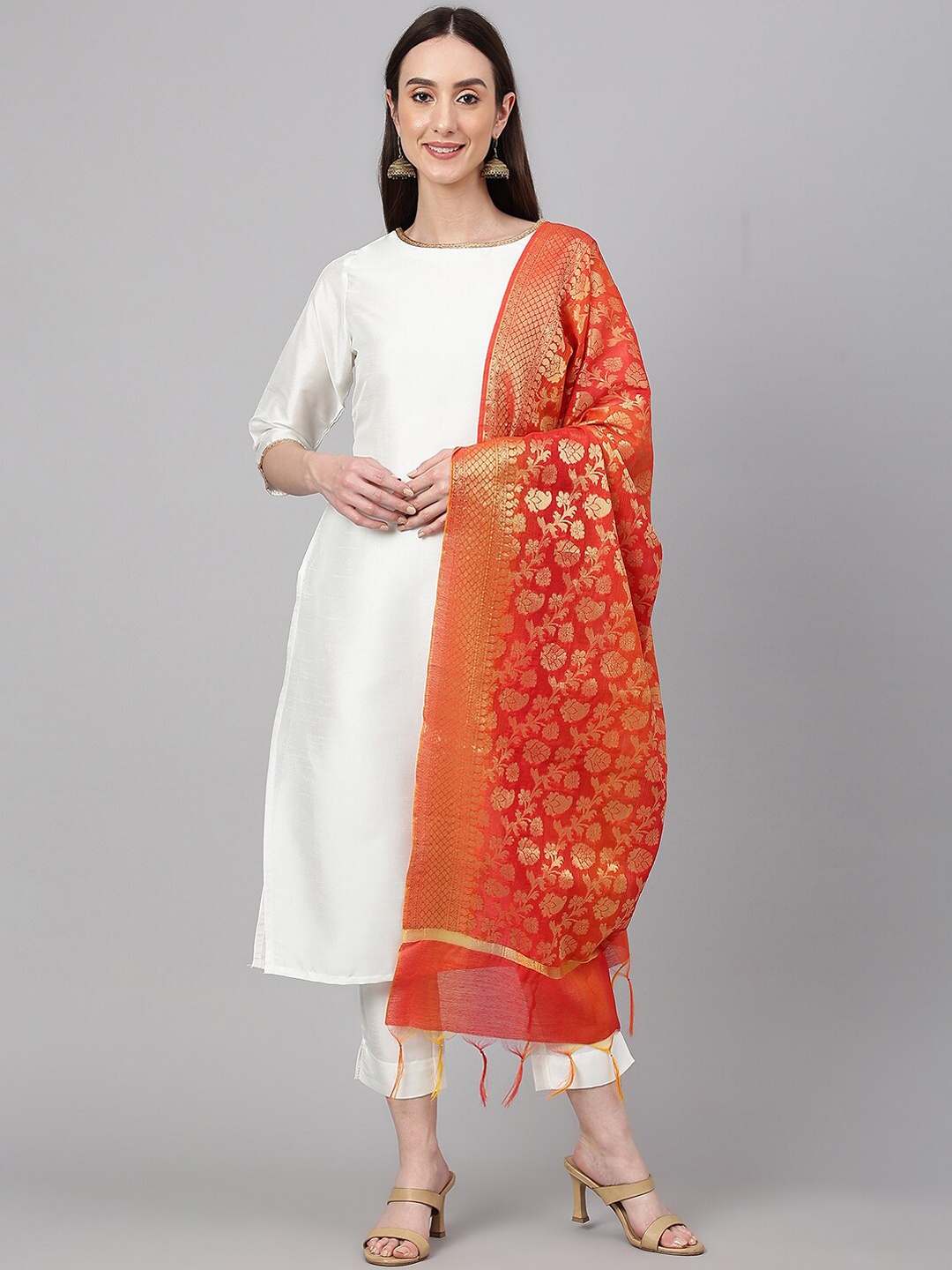 

Janasya Women Off-White Crepe Silk Solid Kurta with Pant and Dupatta