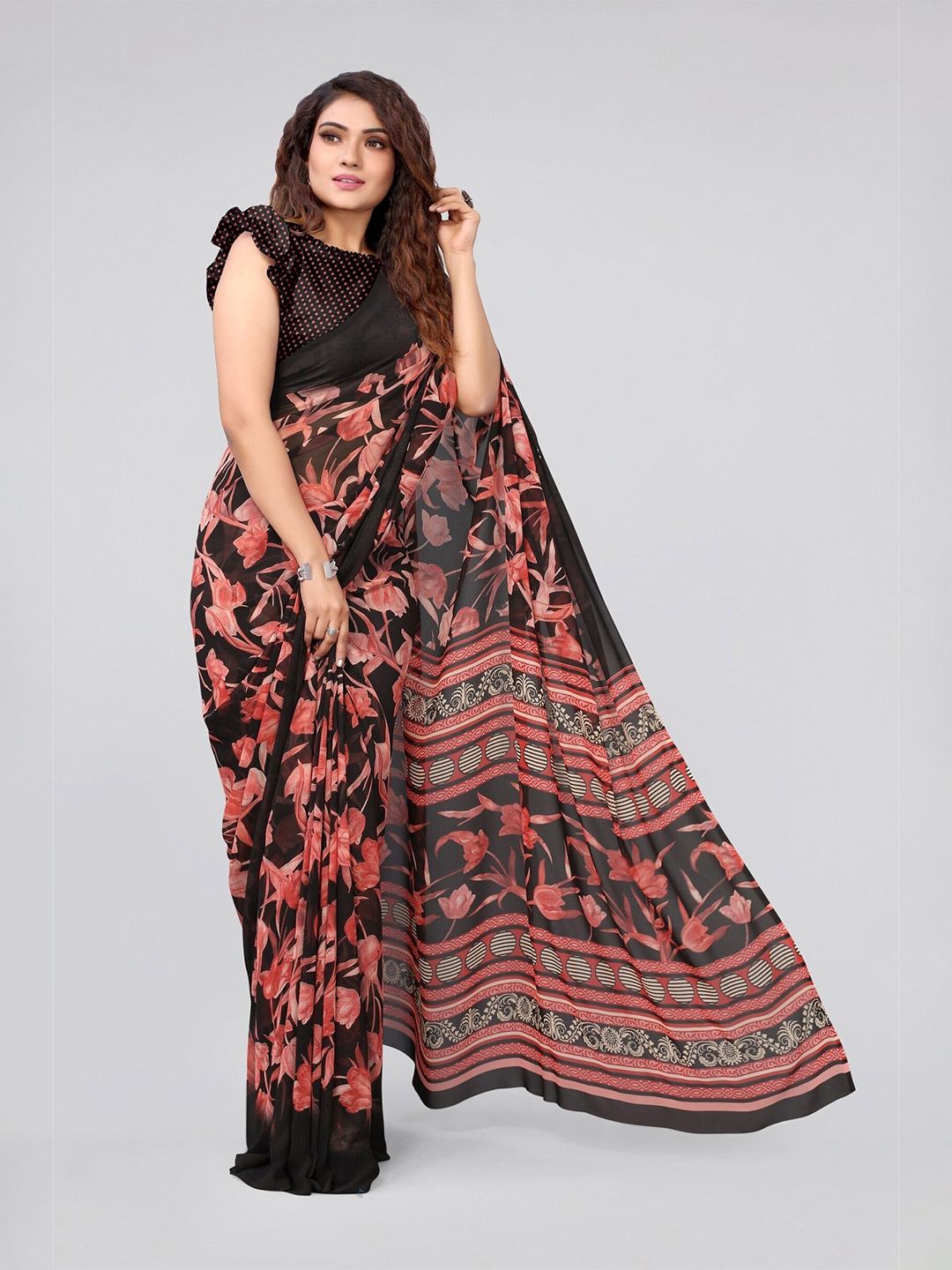 

MIRCHI FASHION Floral Printed Saree, Black