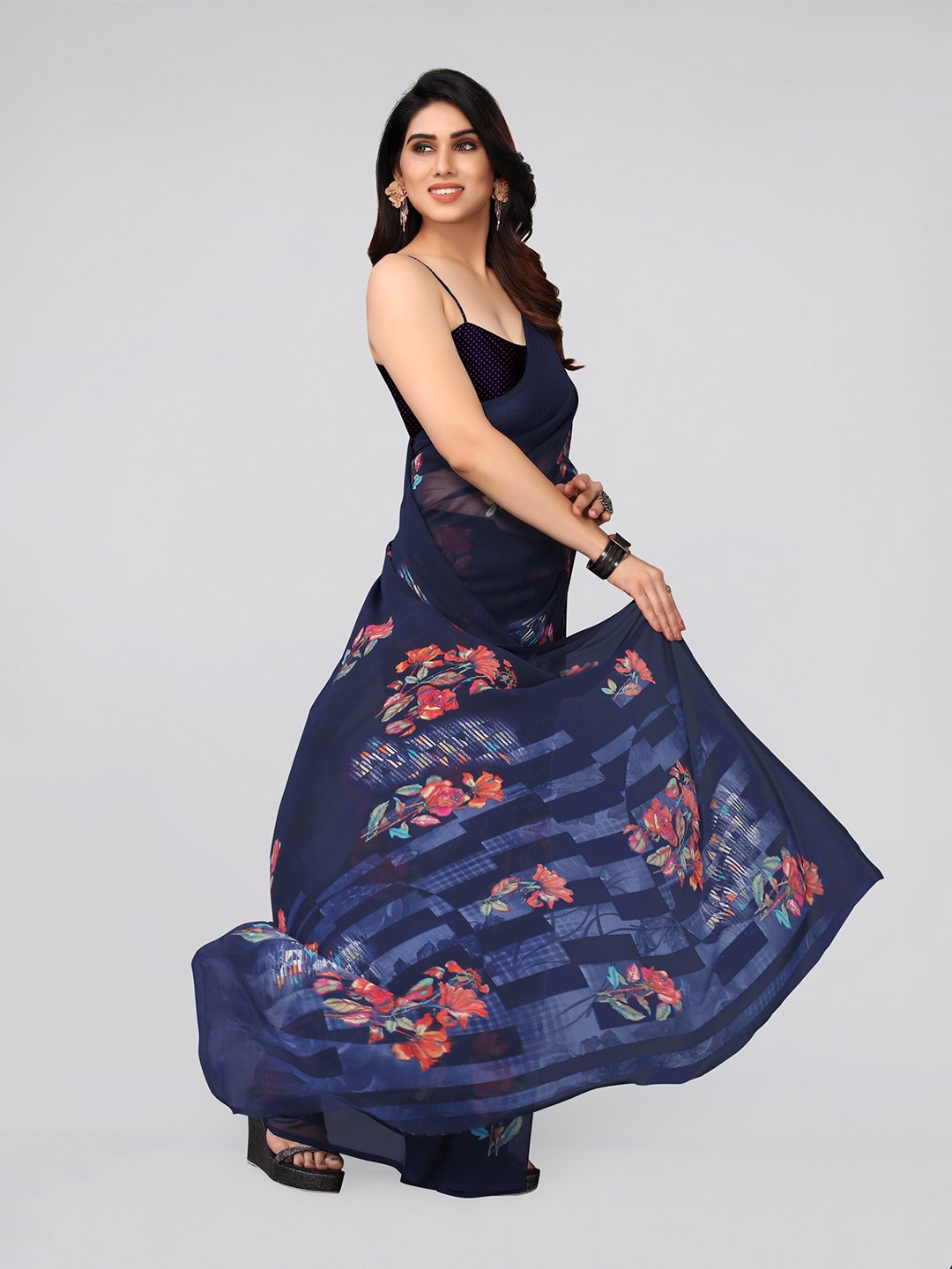 

MIRCHI FASHION Floral Printed Saree, Navy blue