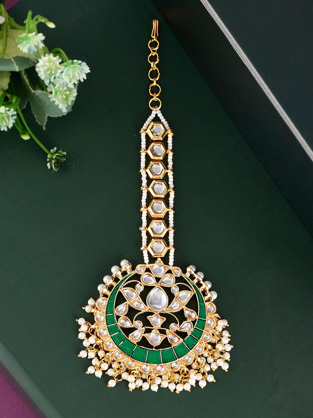

DASTOOR Gold-Plated Kundan Stone-Studded & Beaded Maang Tikka