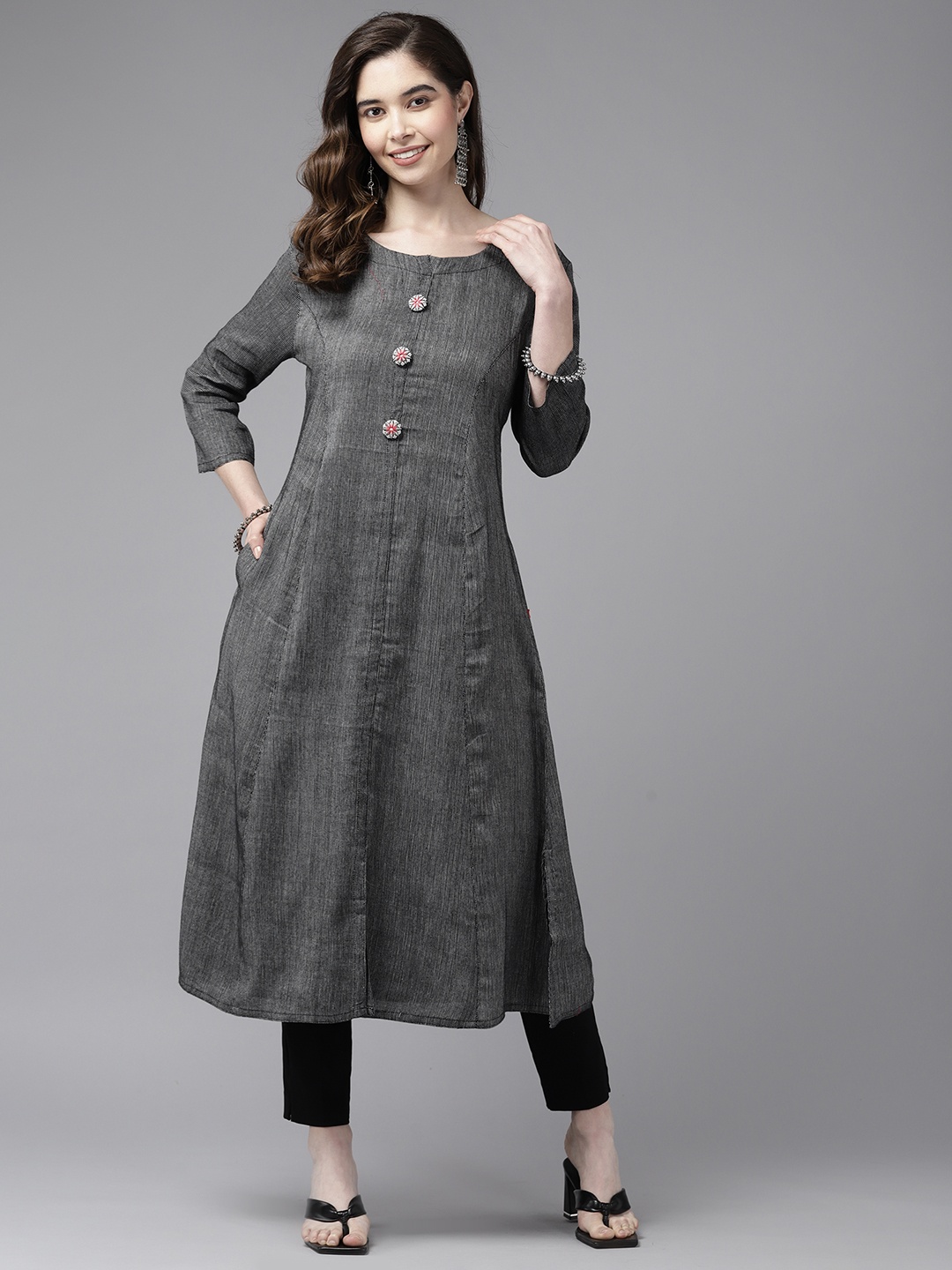 

Aarika Women Solid Kurta, Grey