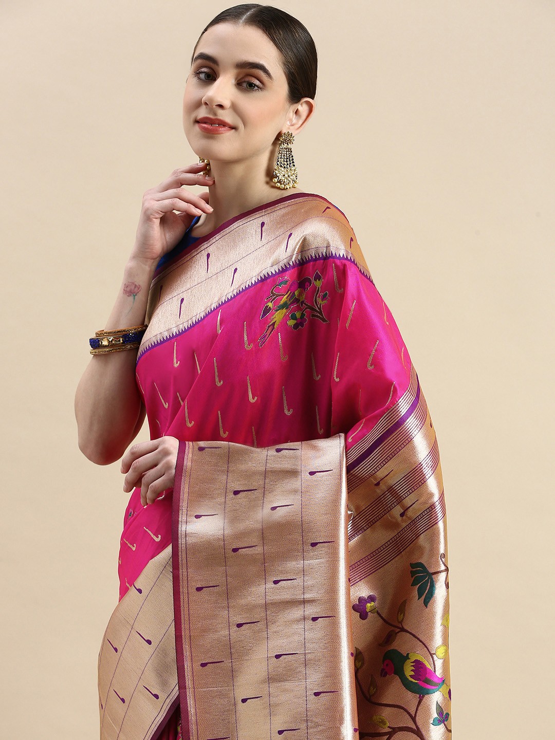 

VISHNU WEAVES Woven Design Ethnic Motifs Zari Pure Silk Banarasi Saree, Pink