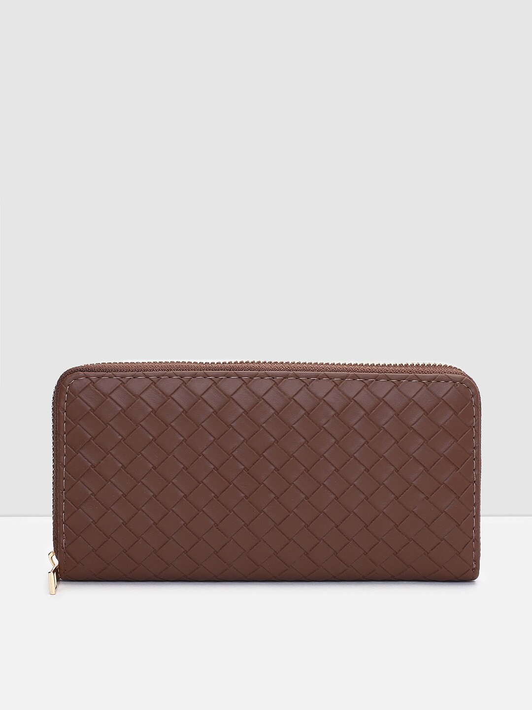 

max Women Zip Around Wallet, Brown