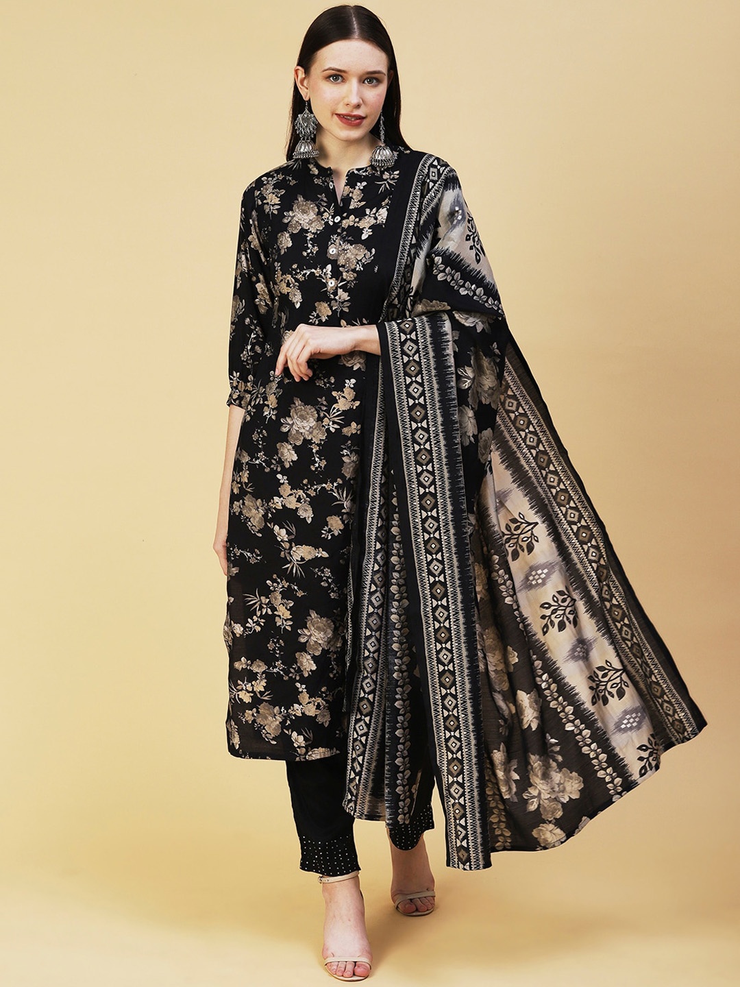 

FASHOR Women Black Floral Printed Sequinned Kurta with Trousers & With Dupatta