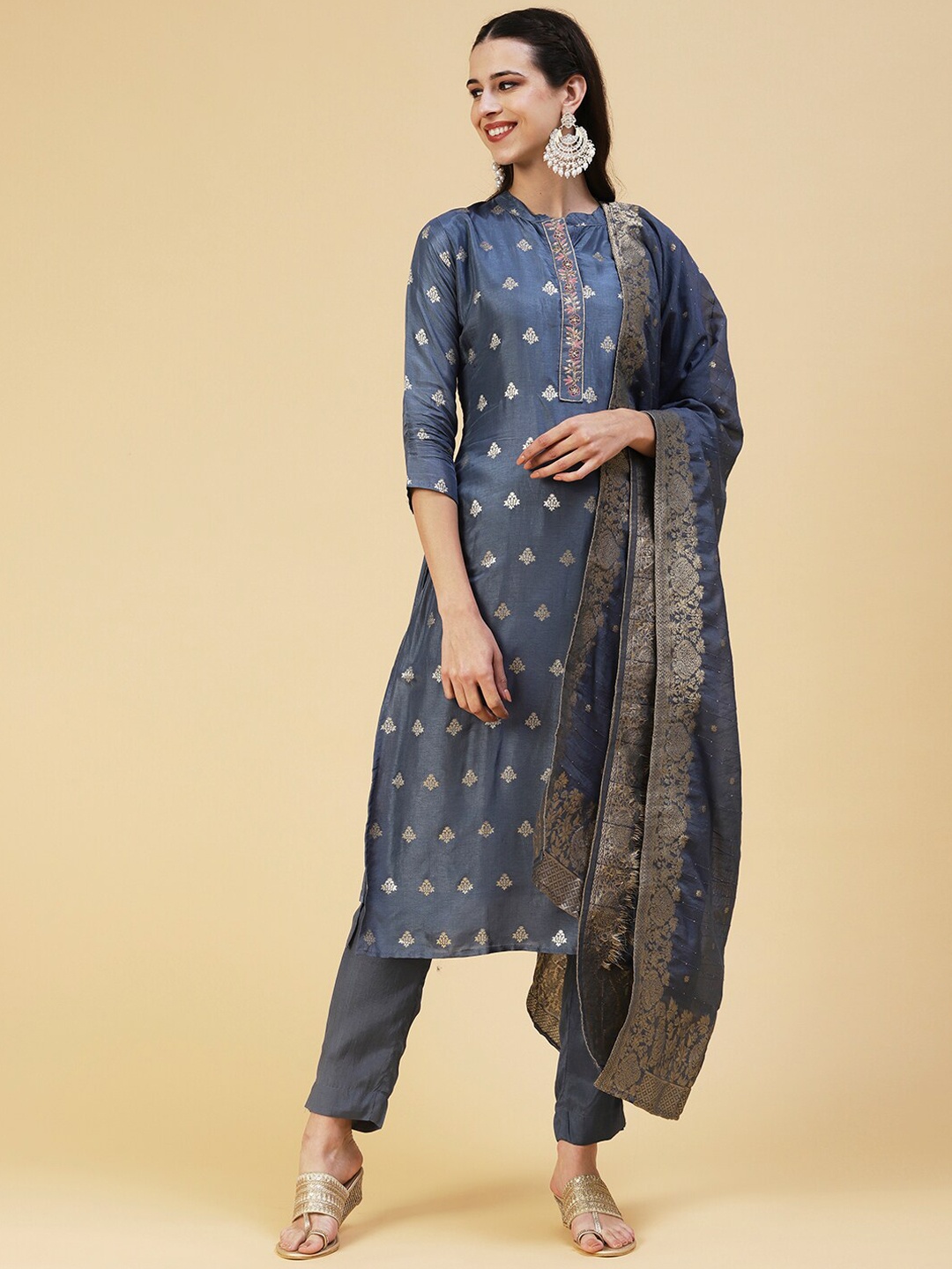 

FASHOR Women Ethnic Motifs Embroidered Zardozi Kurta with Trousers & Dupatta, Blue