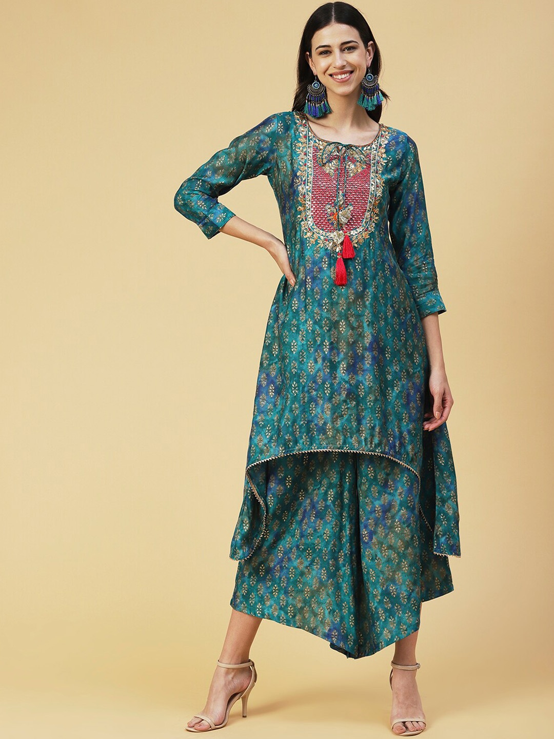

FASHOR Women Green Ethnic Motifs Printed Mirror Work Kurta with Palazzos
