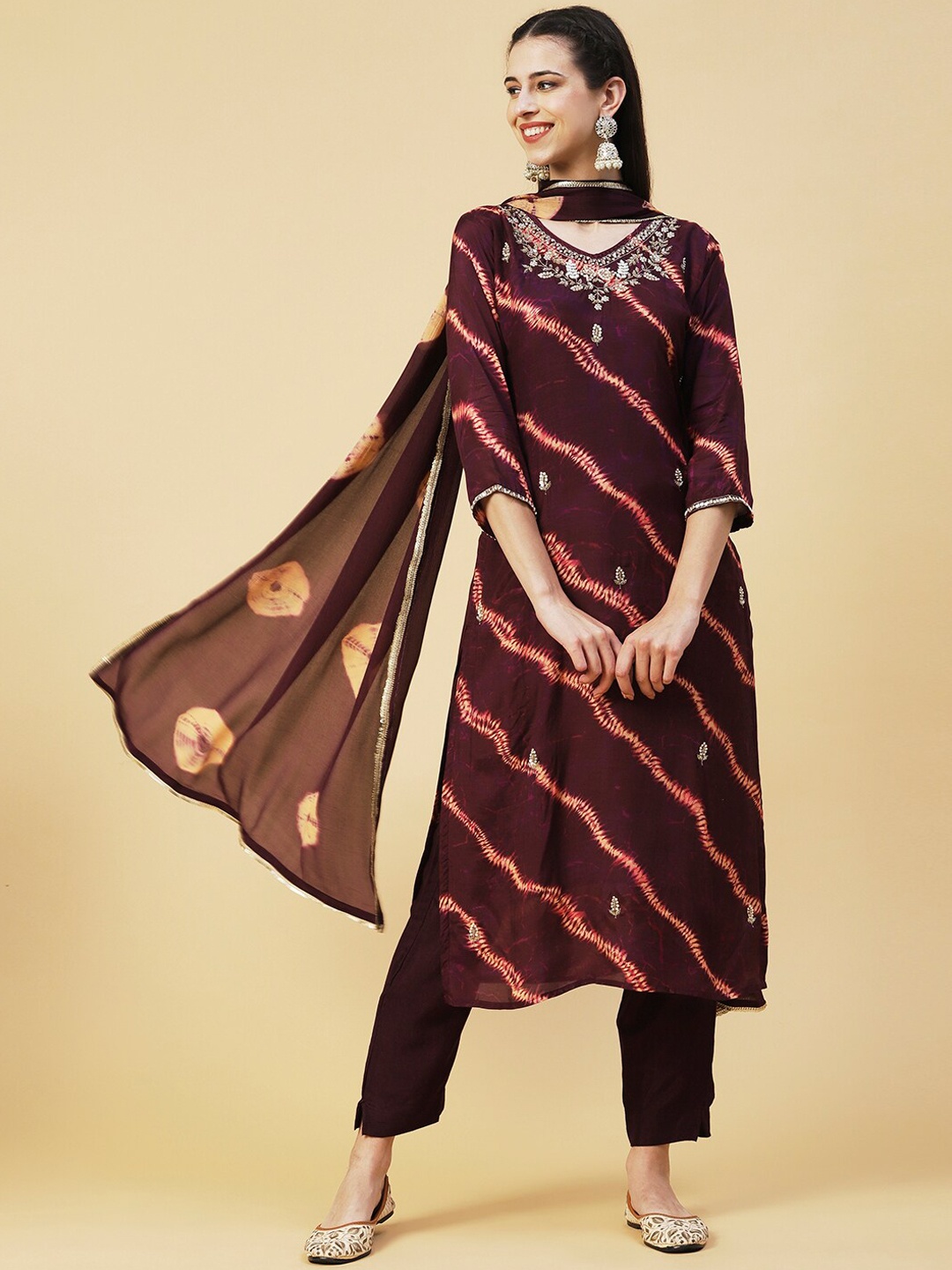 

FASHOR Women Ethnic Motifs Dyed Beads and Stones Kurta with Trousers & Dupatta, Maroon