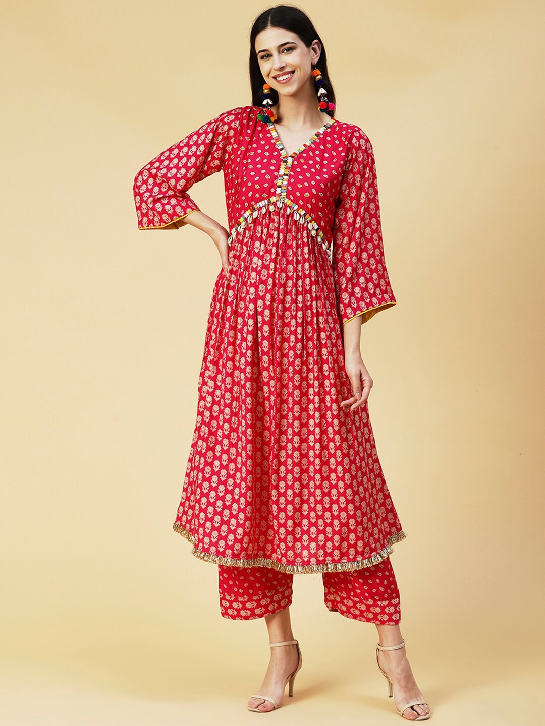 

FASHOR Women Floral Printed Pleated Beads and Stones Kurta with Trousers, Fuchsia