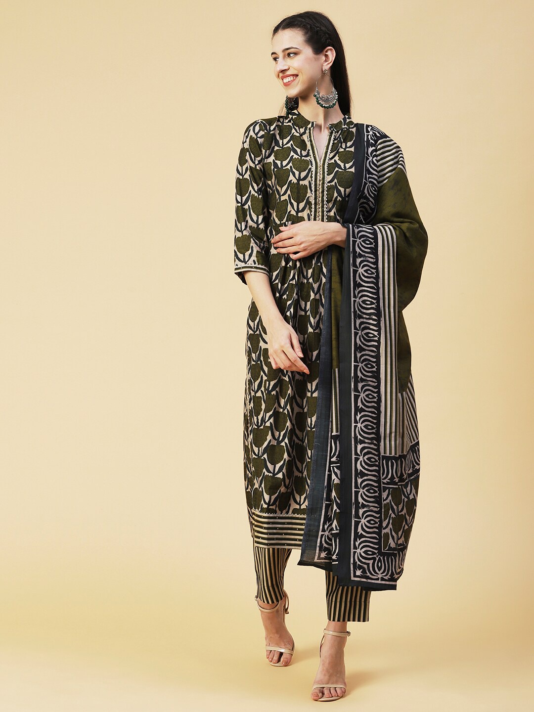 

FASHOR Women Olive Green Floral Printed Pleated Beads and Stones Kurta with Trousers & With Dupatta